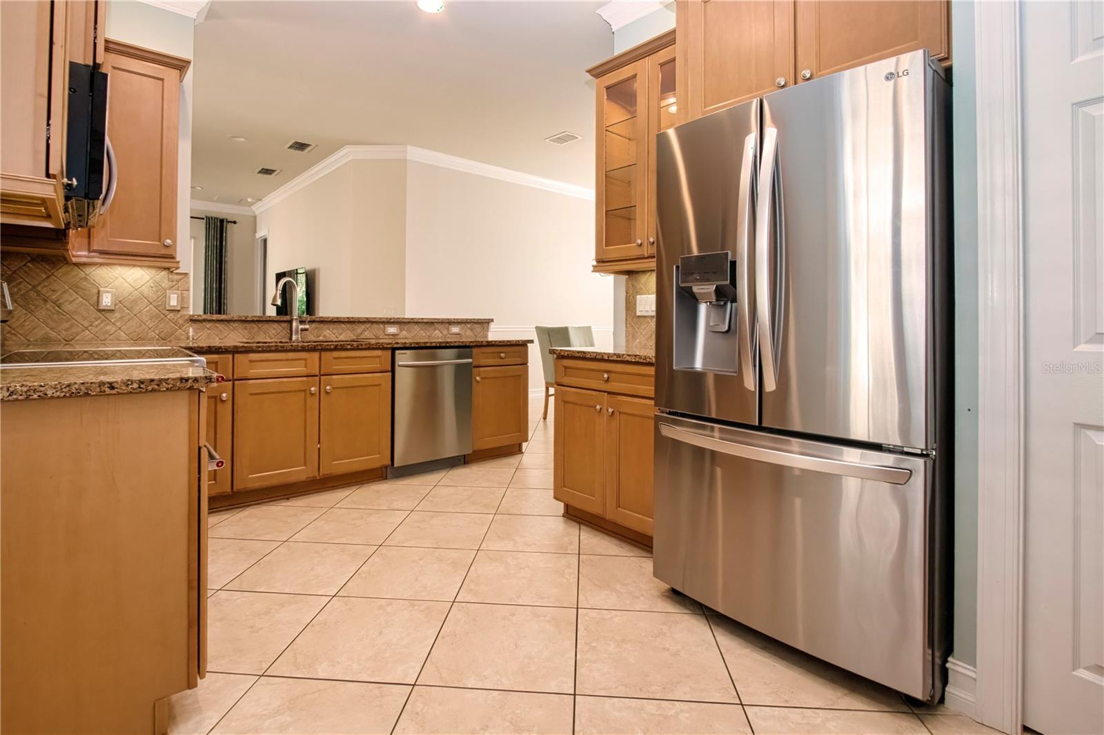 French door refrigerator - 15847 COBBLE MILL DR, WIMAUMA