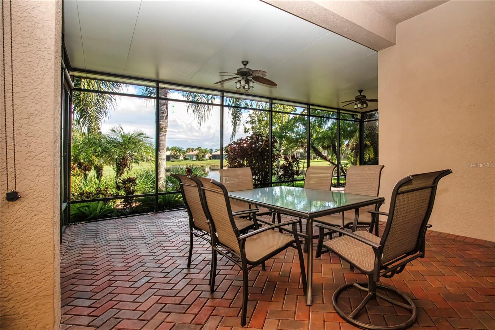 Fabulous al fresco dining! - 15847 COBBLE MILL DR, WIMAUMA