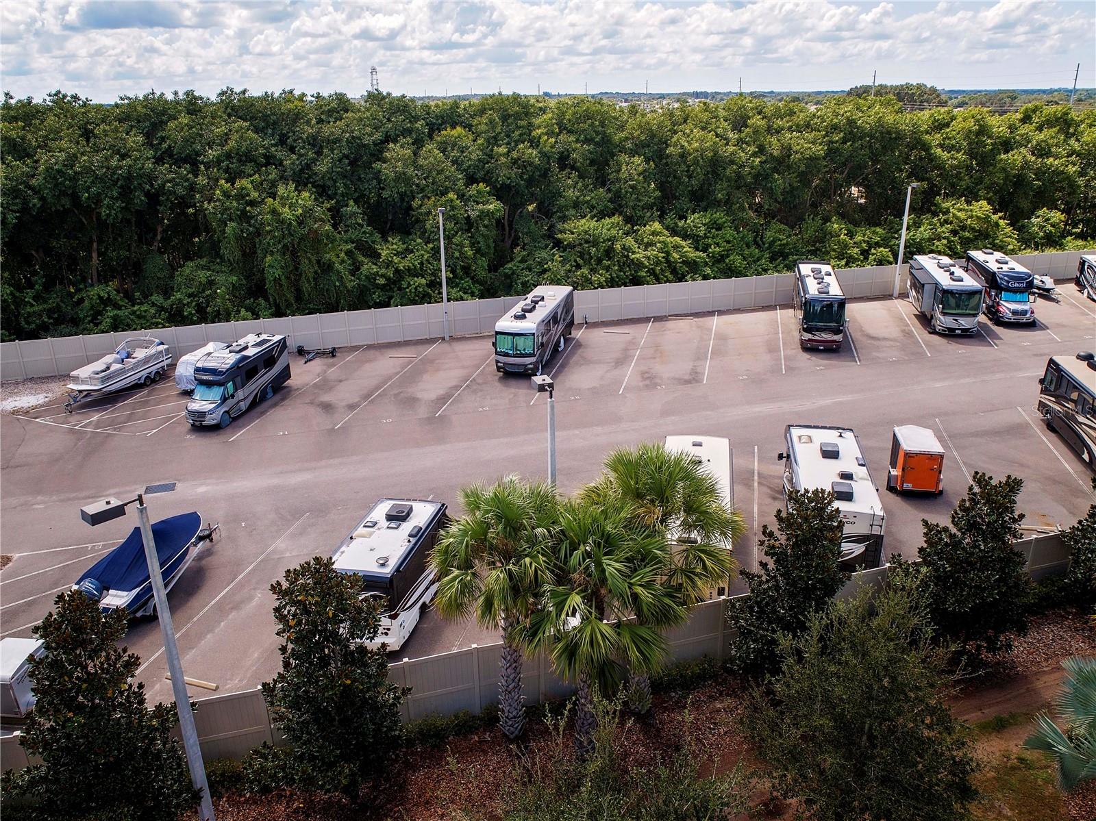 RV storage - 15847 COBBLE MILL DR, WIMAUMA