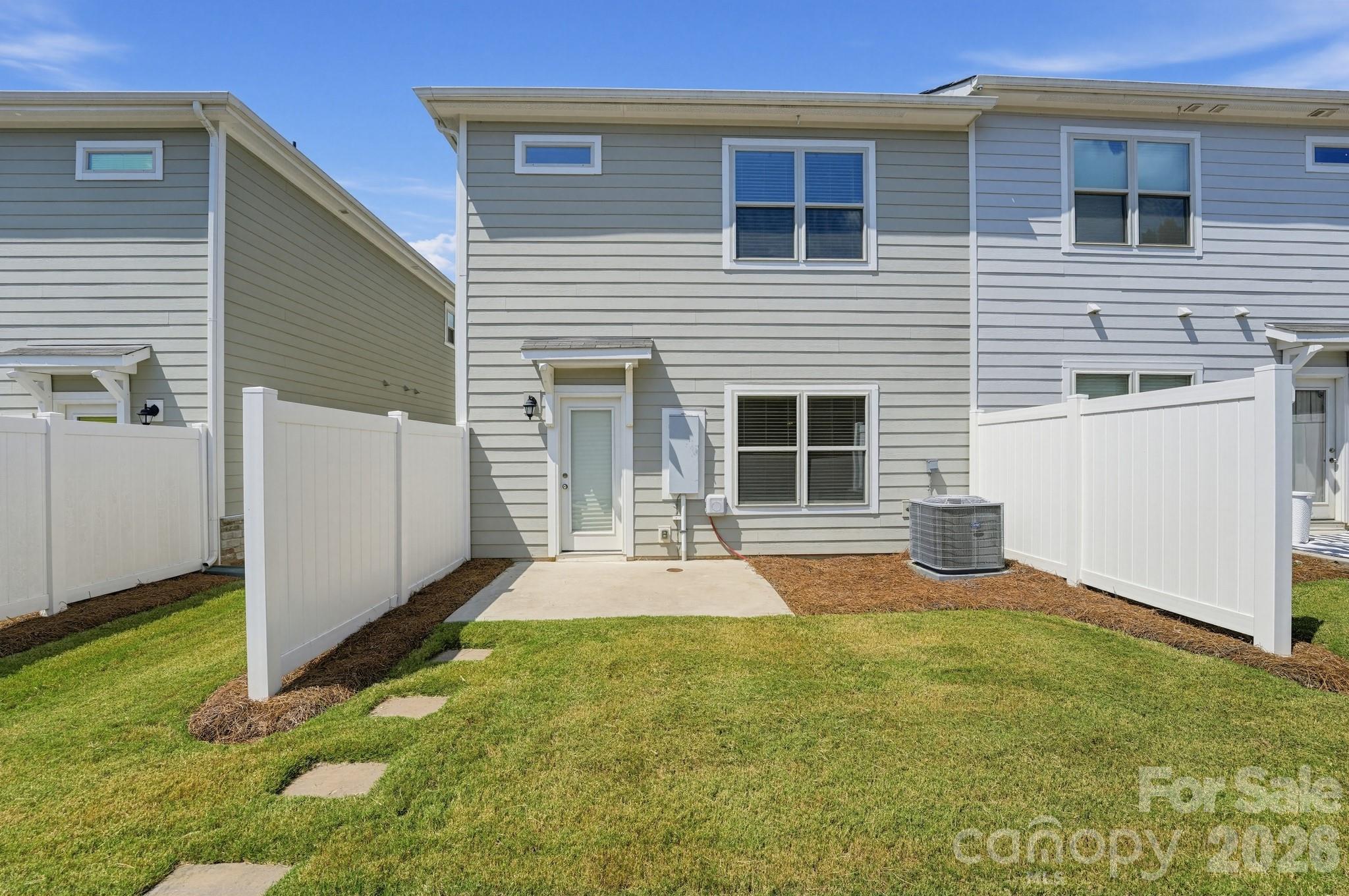 Townhouse at 918 Sagecroft Lane, Indian Trail, photo 3 of 16