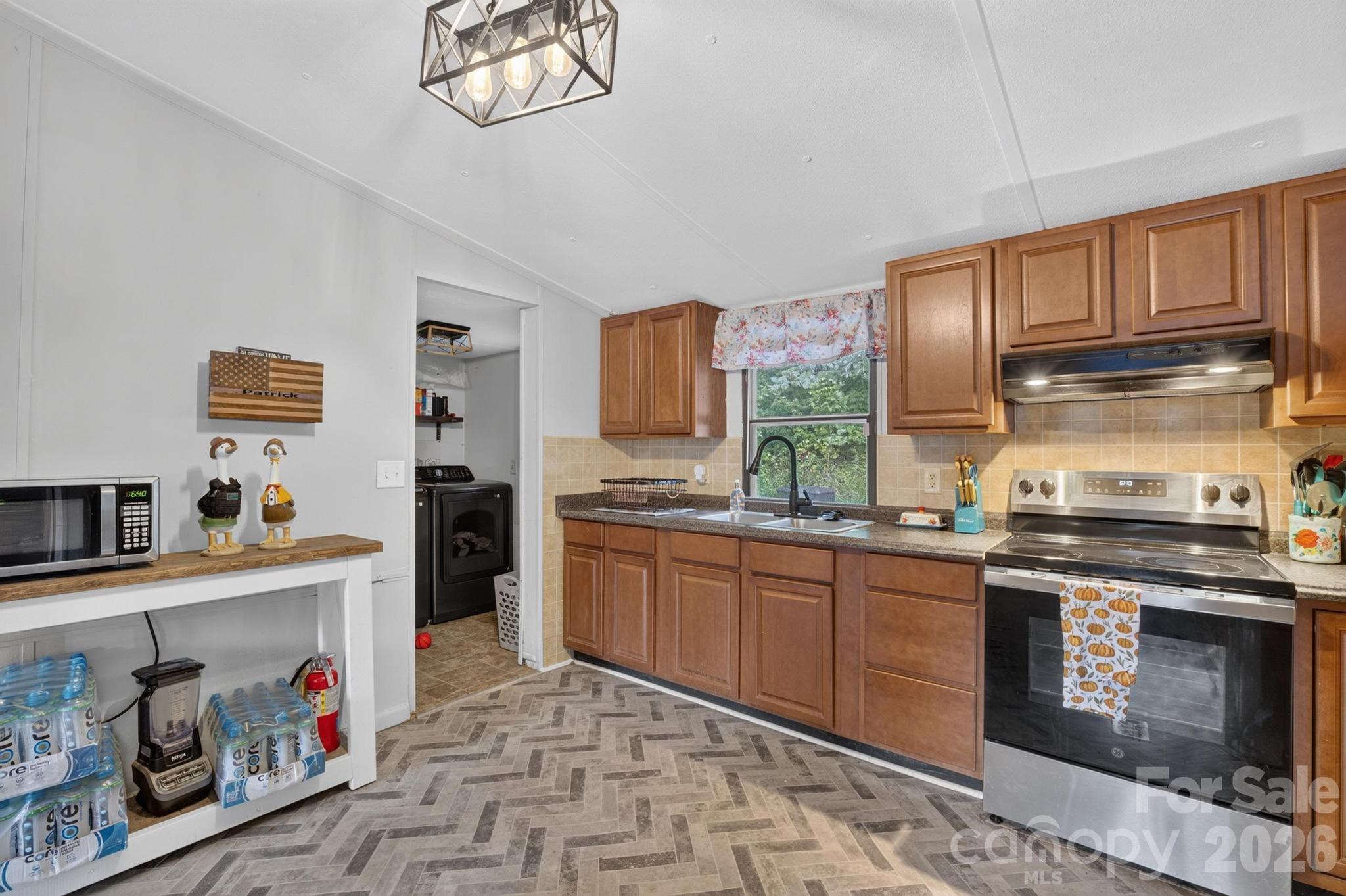 Single Family Residence at 2437 S Rosedale Drive, Lenoir, photo 36 of 45