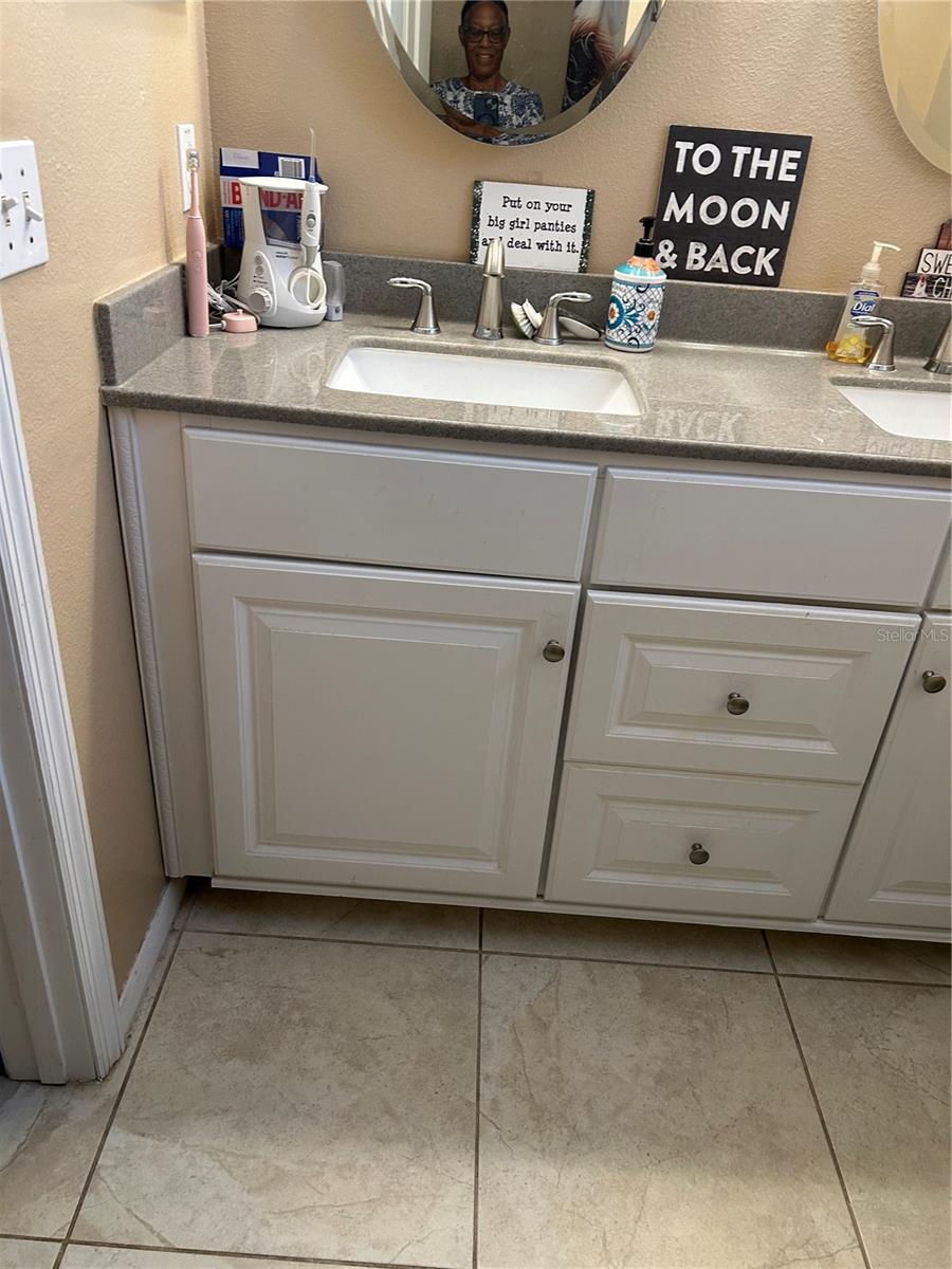 MASTER BATHROOM - 1116 ORNE CT, KISSIMMEE