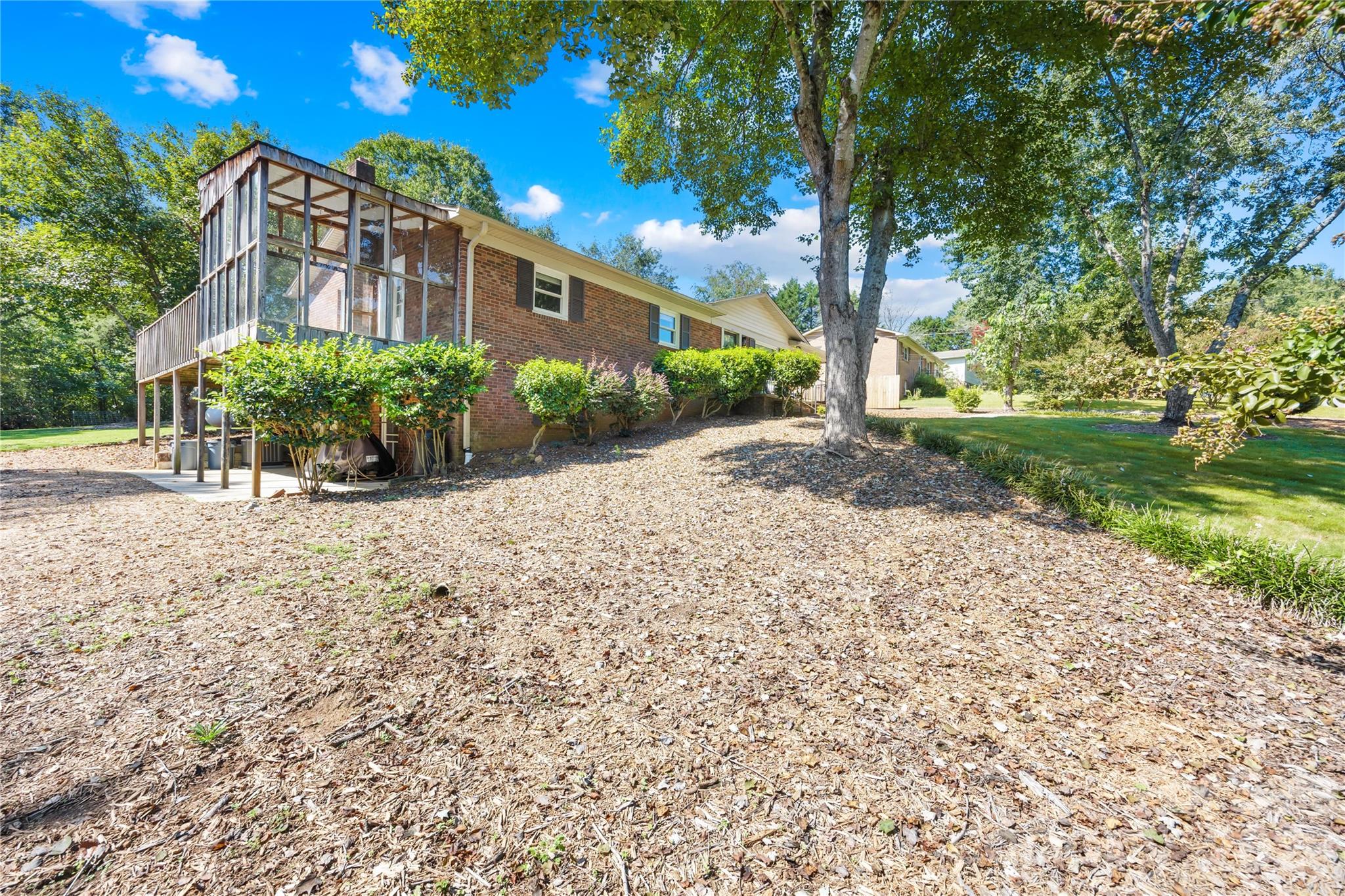 Single Family Residence at 184 Hillsdale Lane, Taylorsville, photo 15 of 48