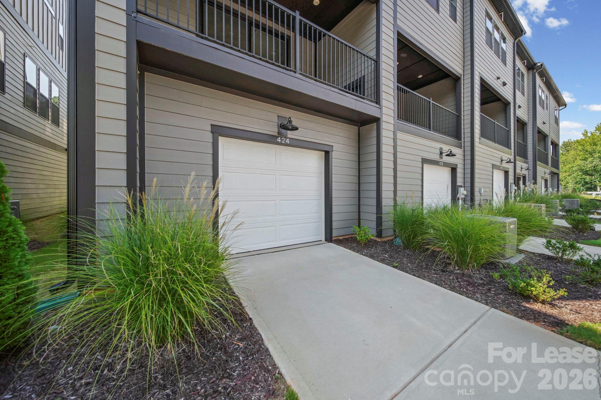 Townhouse at 424 Old Town Village Road, Waxhaw, photo 4 of 38