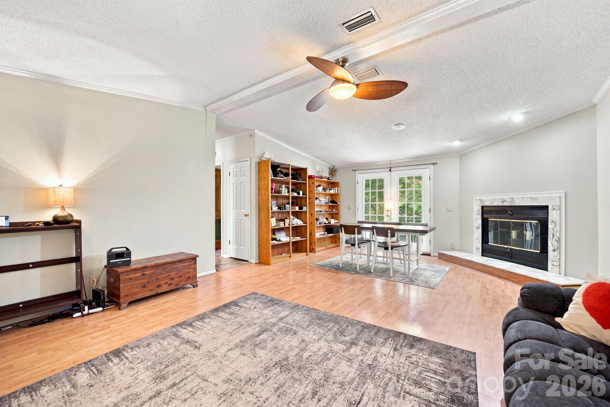 Enjoy evenings by the fireplace - 1062 Bayneswood Lane, Fort Mill