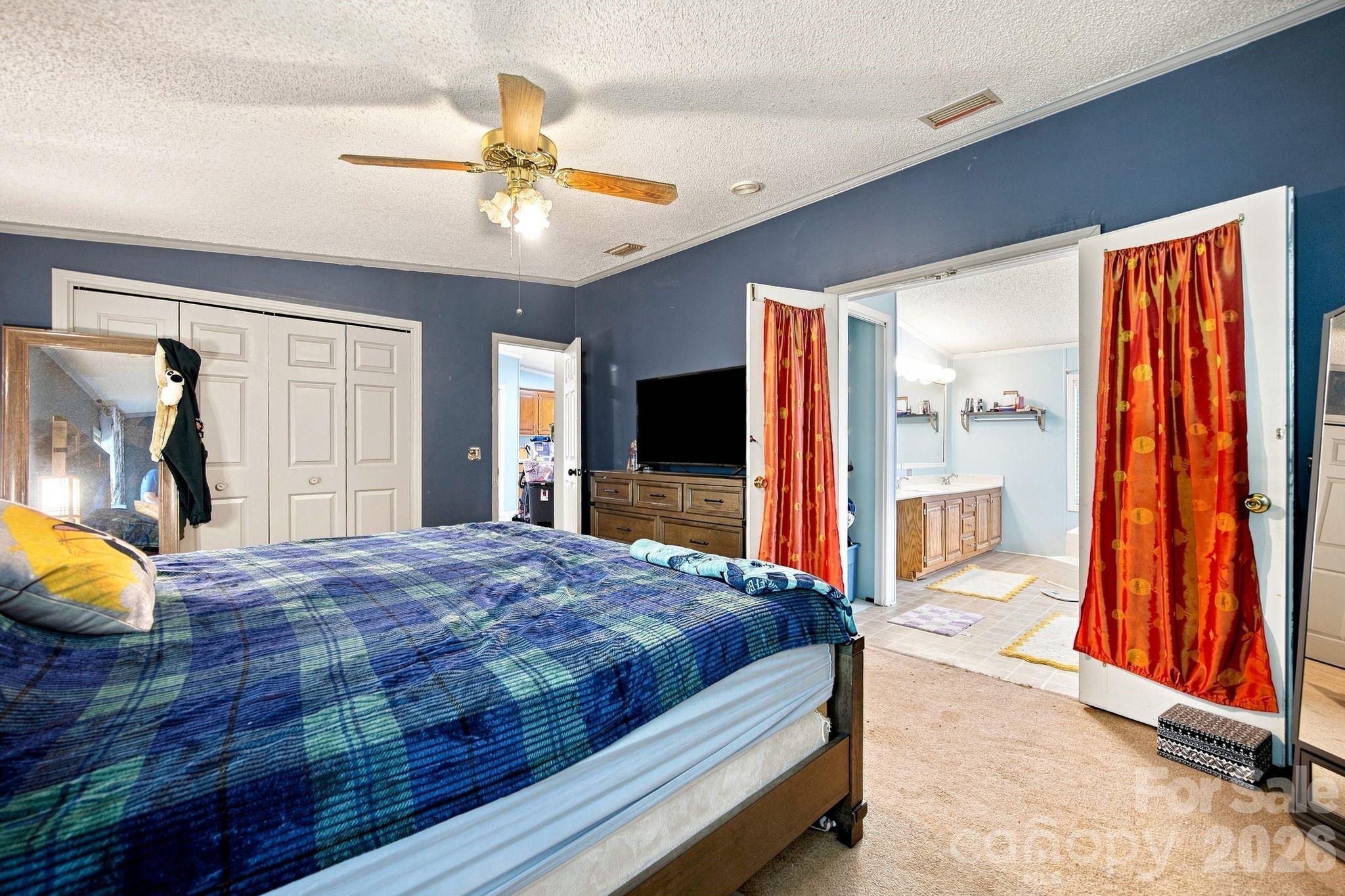 Single Family Residence at 1062 Bayneswood Lane, Fort Mill, photo 24 of 39