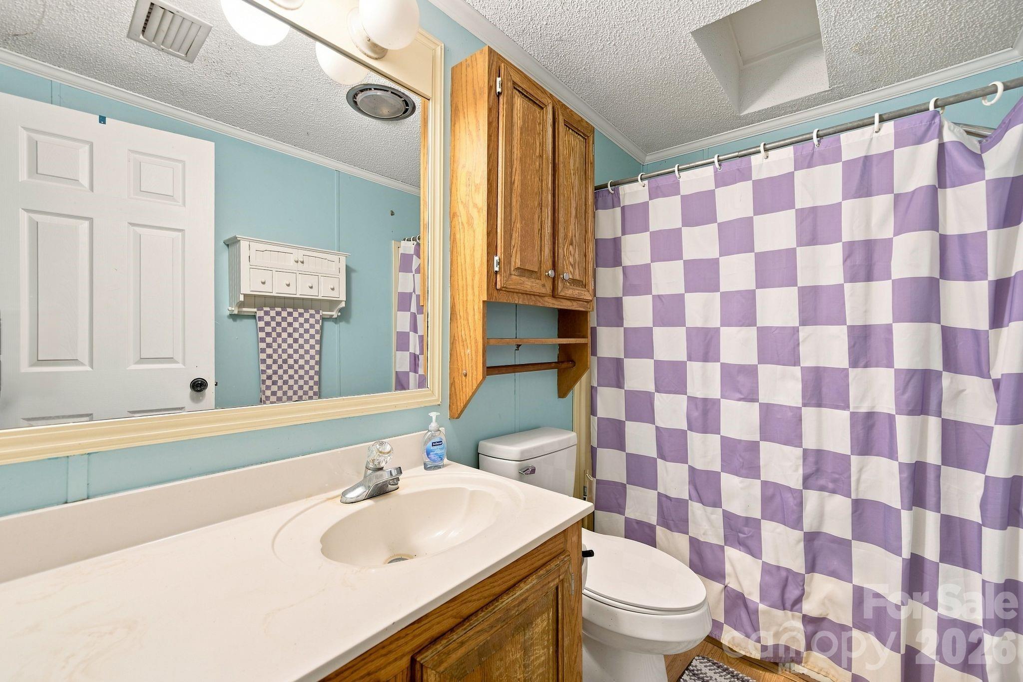 Secondary bath - 1062 Bayneswood Lane, Fort Mill