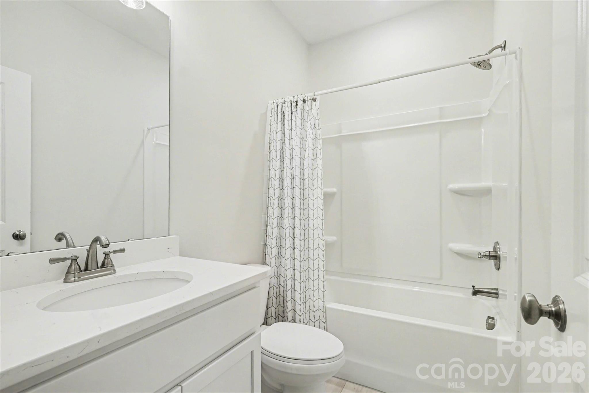 Crisp and clean first-floor bathroom. - 3743 Keyworth Way, Indian Land