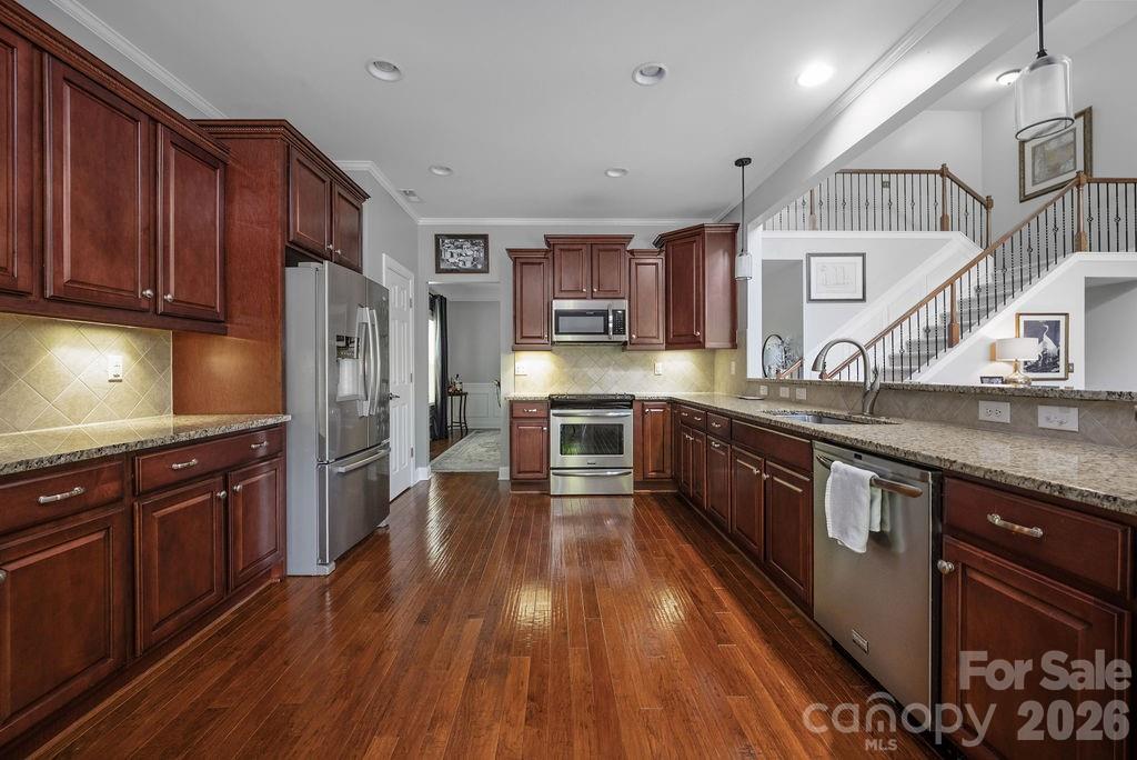 Single Family Residence at 6519 Olmsford Drive, Huntersville, photo 9 of 45