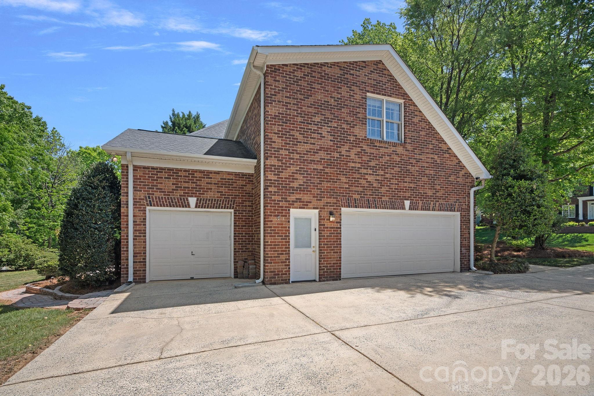 Single Family Residence at 2401 Flagstick Drive, Matthews, photo 34 of 41