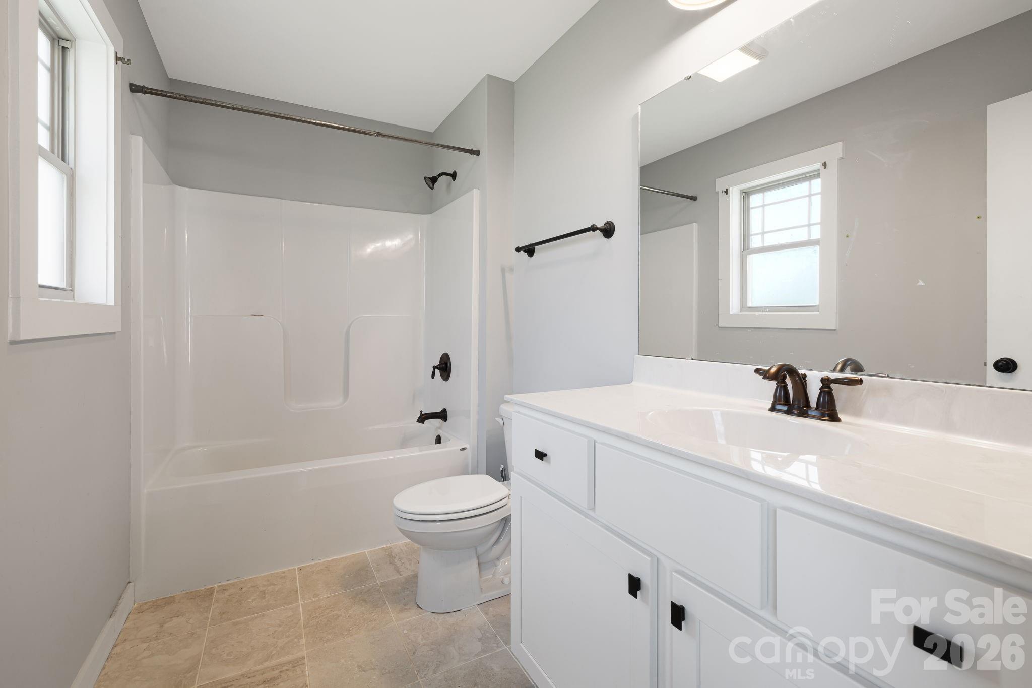 Single Family Residence at 108 Split Rail Drive Extension, Asheville, photo 3 of 27