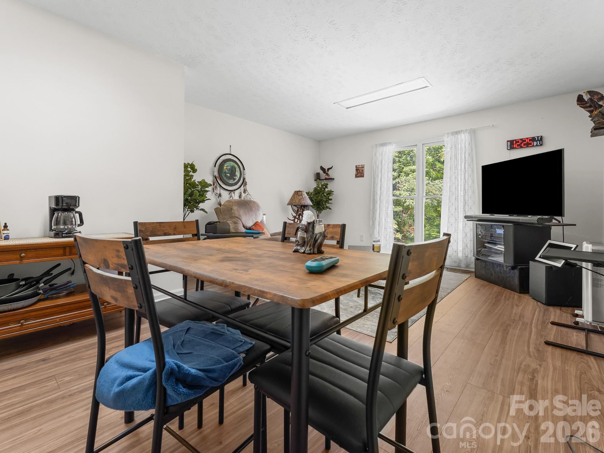 Dining Area in Apartment - 40 Country Bear Lane, Flat Rock
