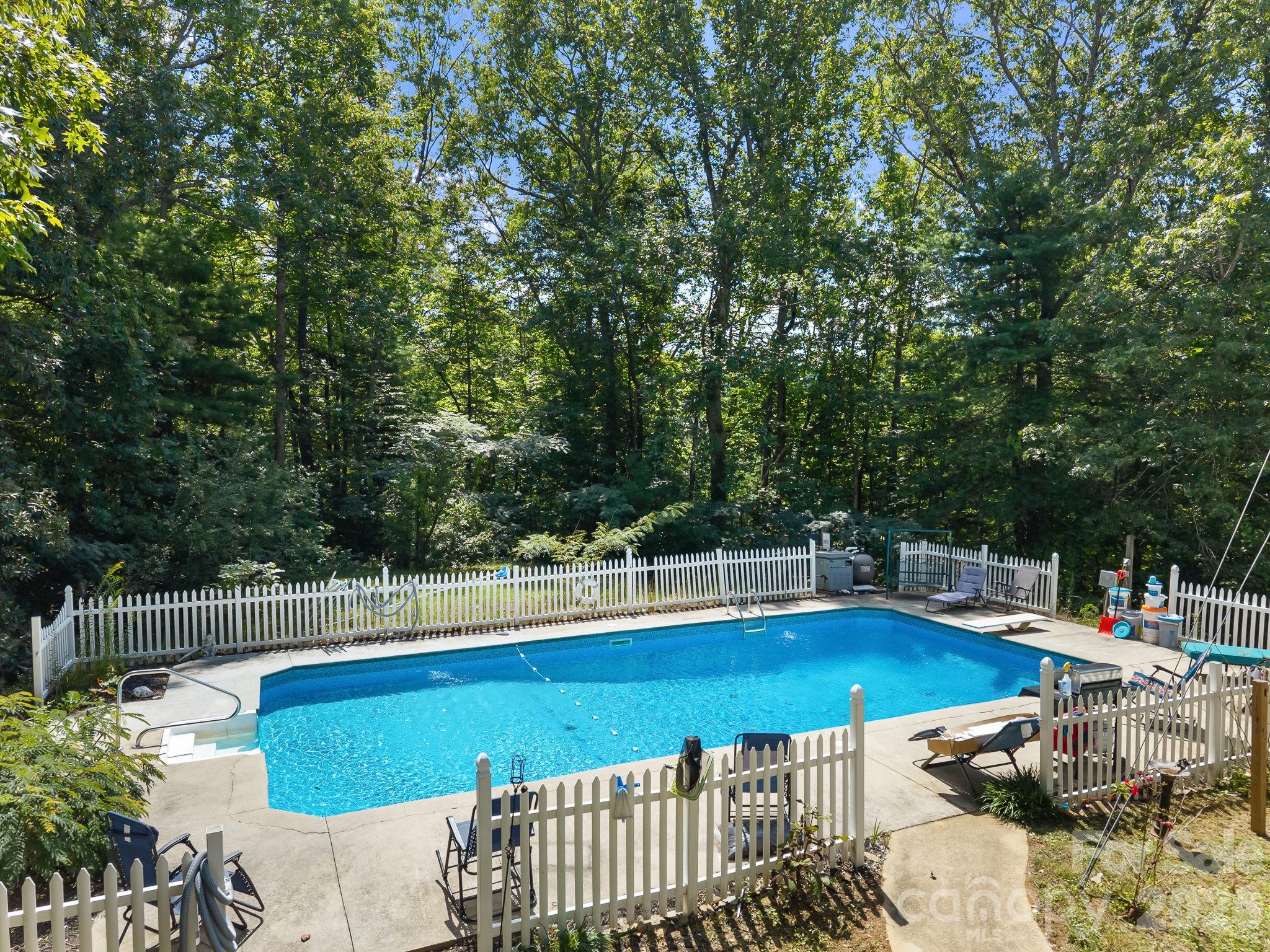 Pool - 40 Country Bear Lane, Flat Rock