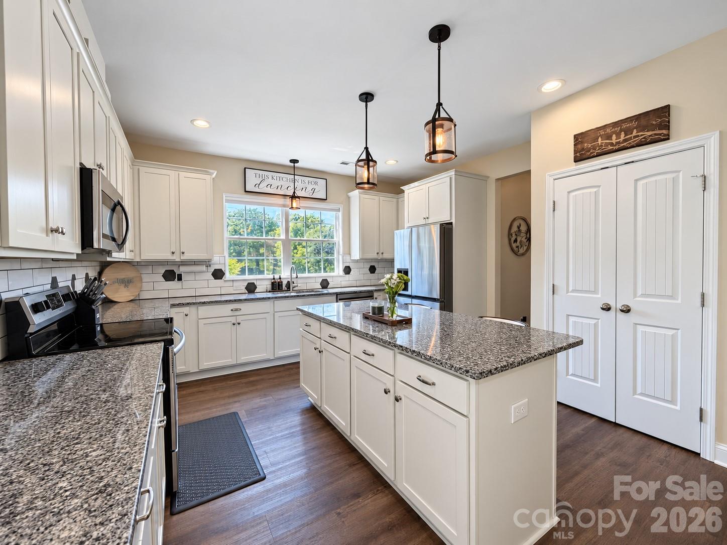 Single Family Residence at 9201 Providence Road S, Waxhaw, photo 7 of 48