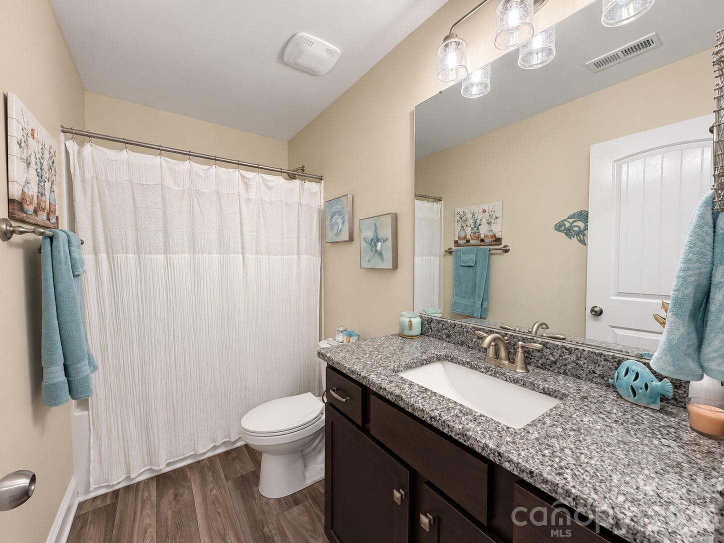 Full bathroom upstairs - 9201 Providence Road S, Waxhaw