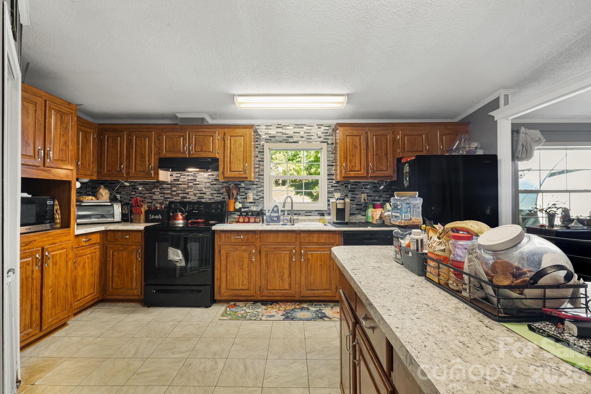 Kitchen - 96 Fallswood Court, Hendersonville