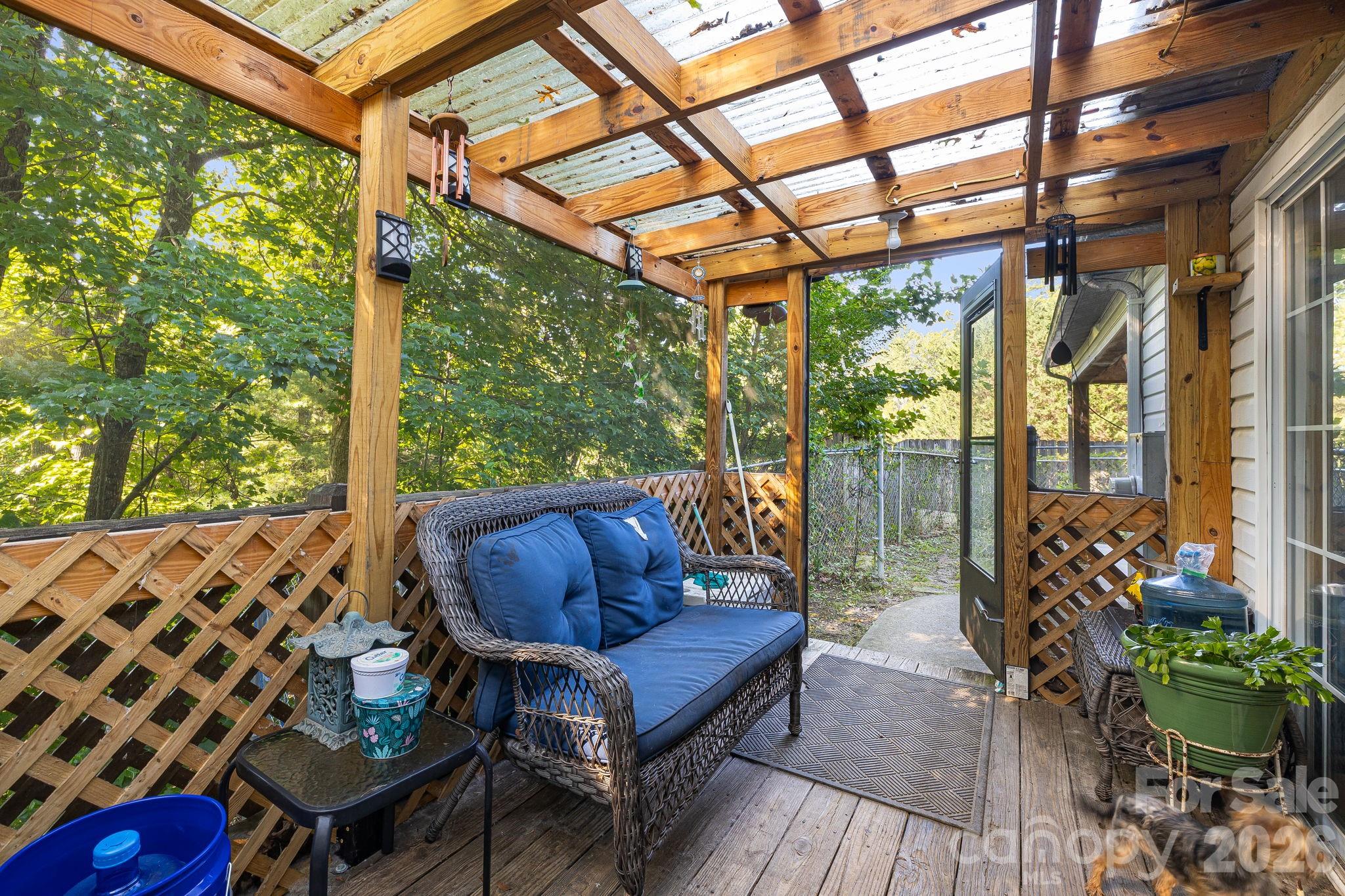 Covered back deck - 96 Fallswood Court, Hendersonville