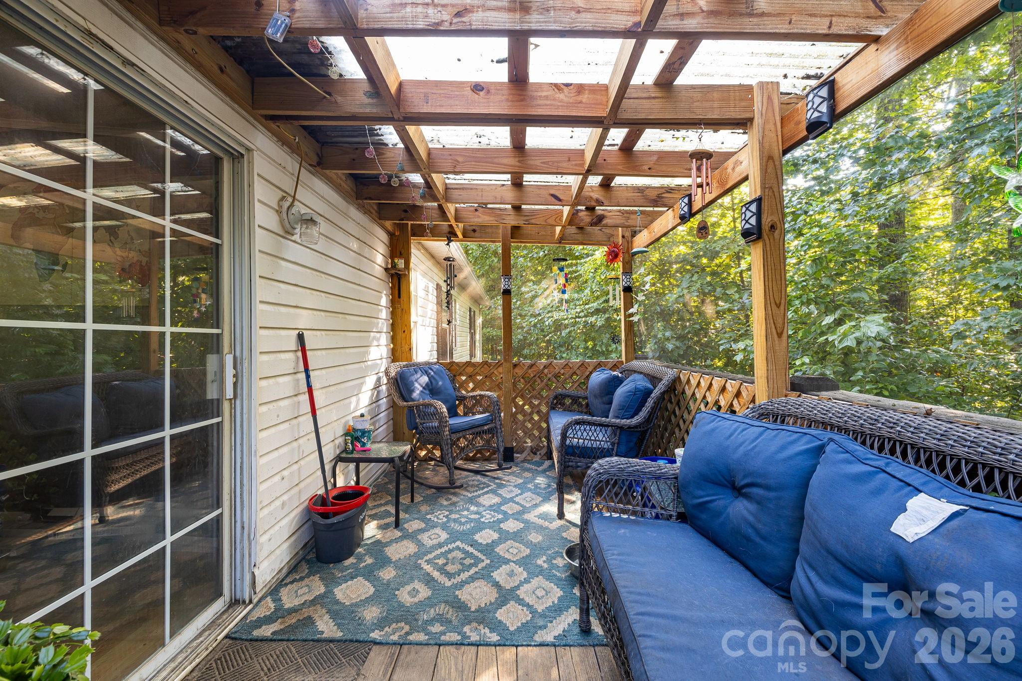 Covered back deck - 96 Fallswood Court, Hendersonville