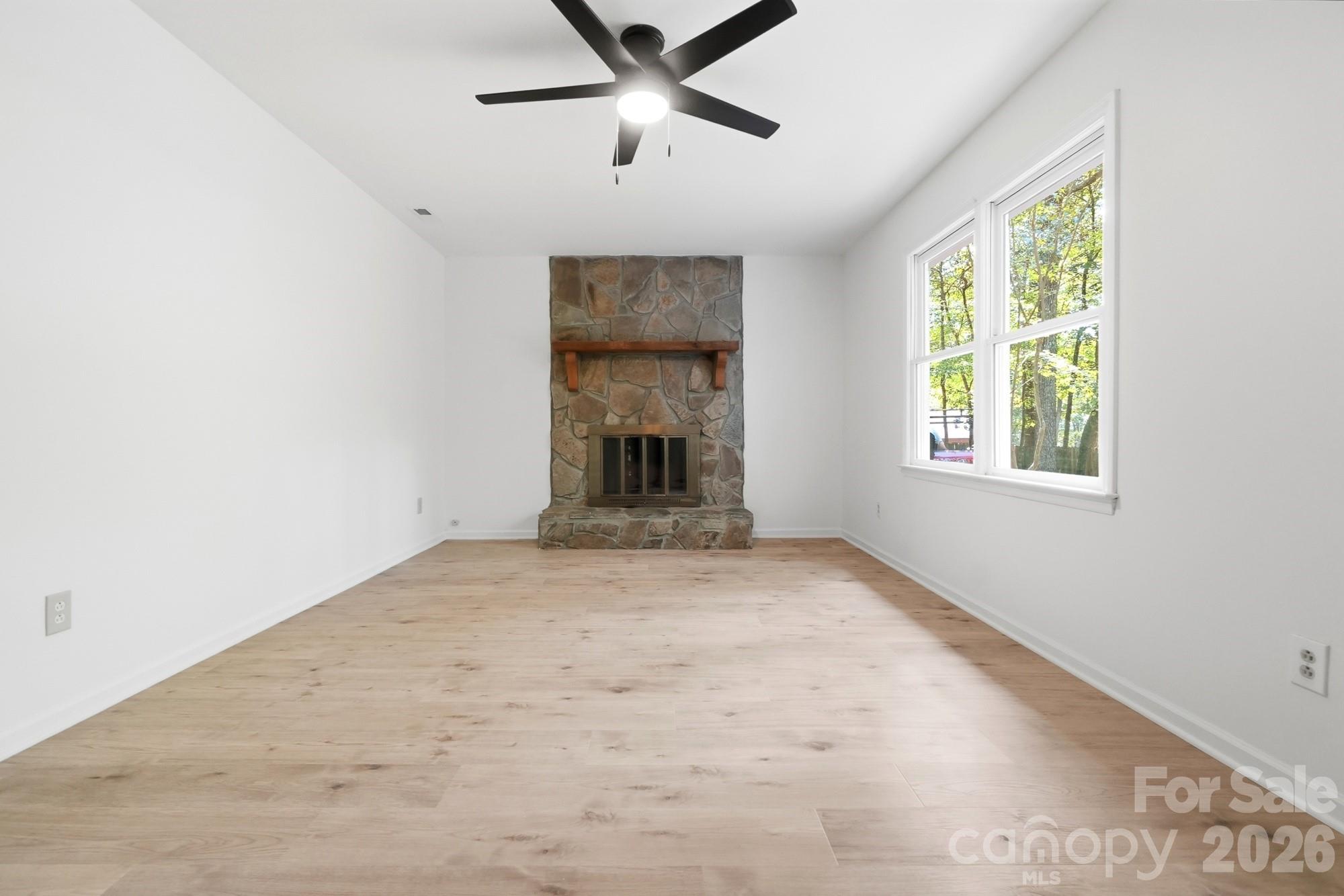 Single Family Residence at 6324 Saddlewood Drive, Waxhaw, photo 6 of 31