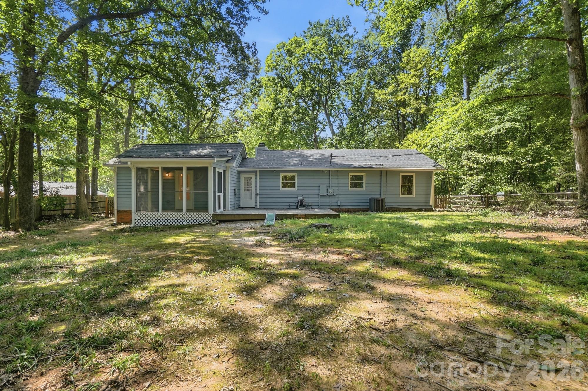 Single Family Residence at 6324 Saddlewood Drive, Waxhaw, photo 25 of 31