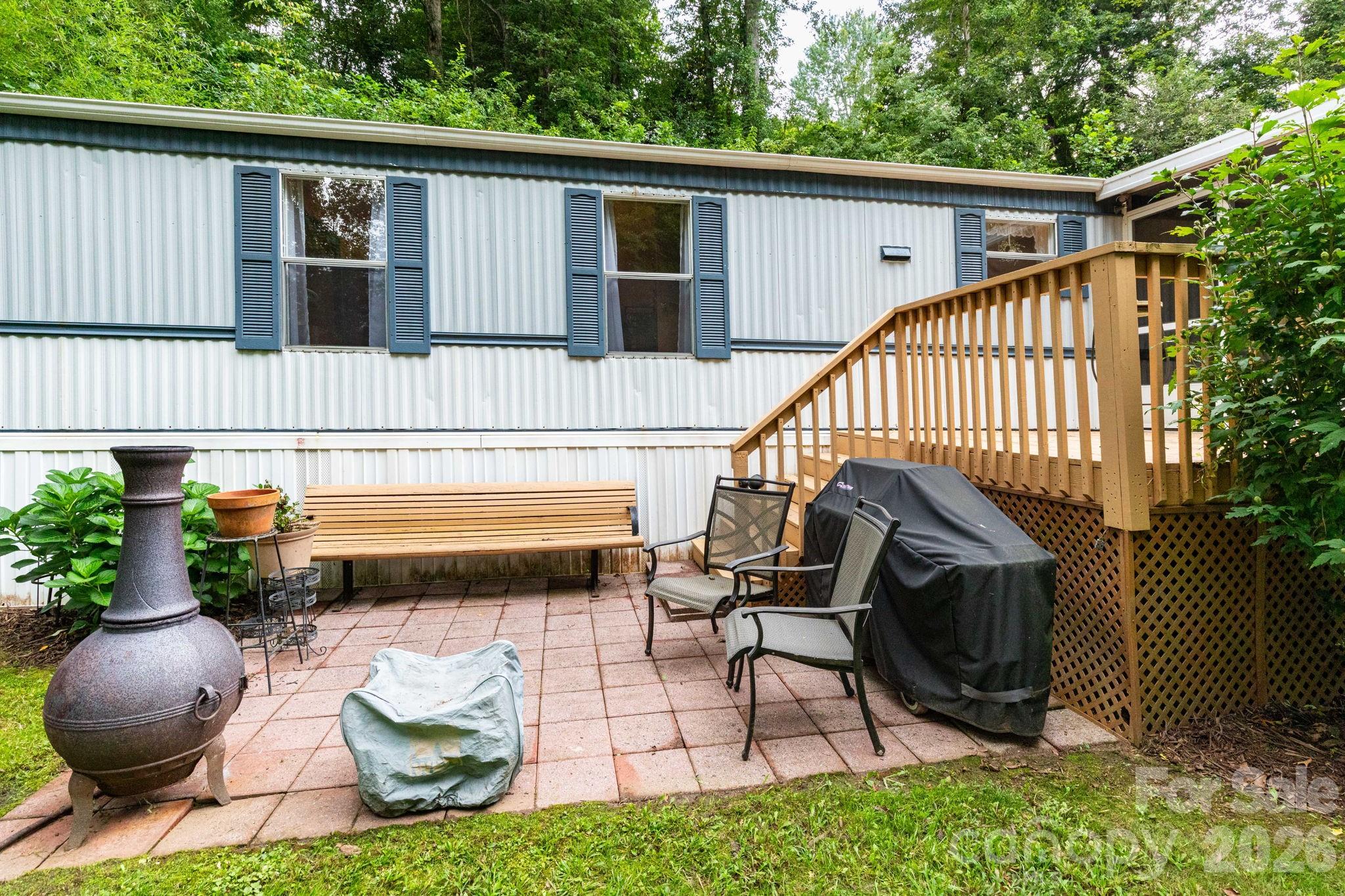 Single Family Residence at 48 Melissa Lane, Leicester, photo 5 of 38