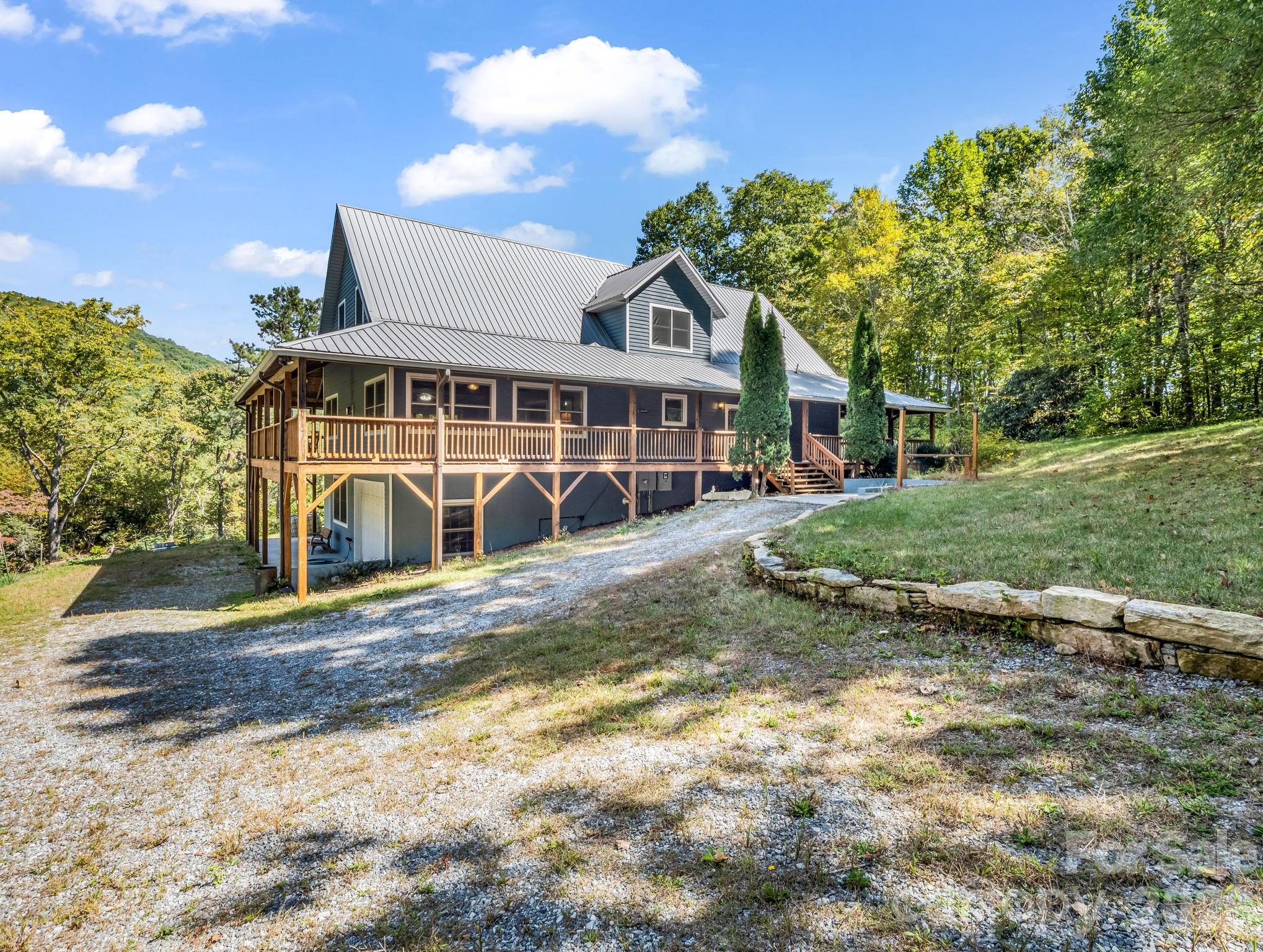 119 Mountain Bluff Trail - Driveway approach - 119 Mountain Bluff Trail, Hendersonville