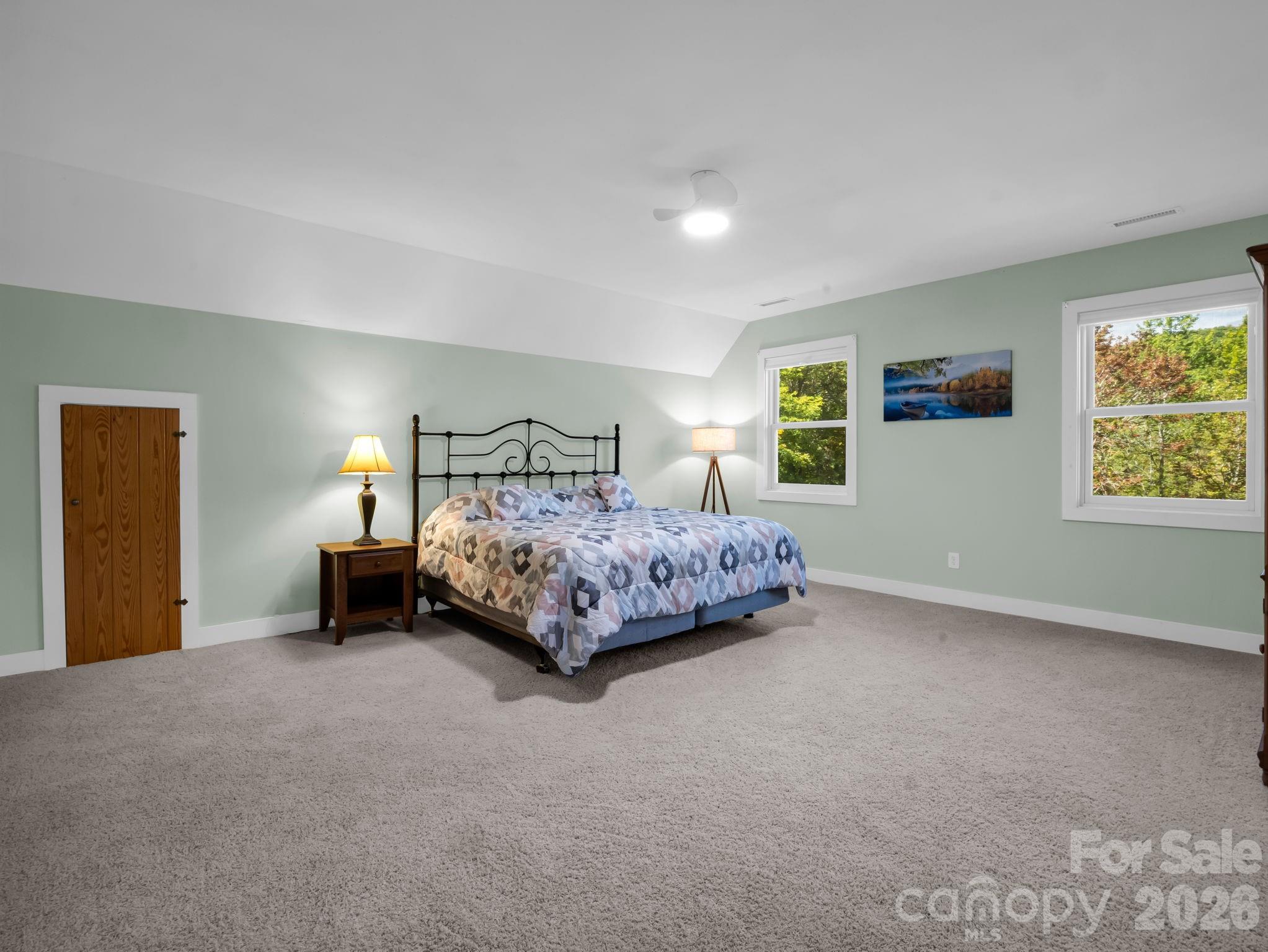 Spacious guest room #1 - upper level - 119 Mountain Bluff Trail, Hendersonville
