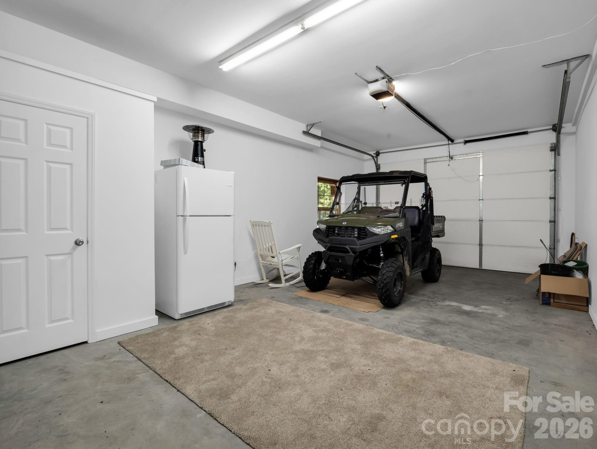 Basement garage - 119 Mountain Bluff Trail, Hendersonville