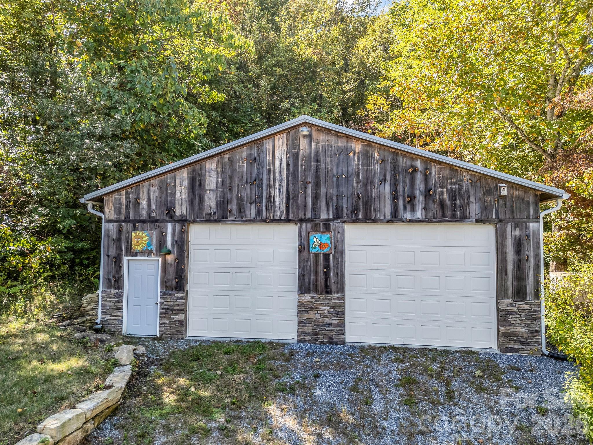1400 SF detached garage workshop - 119 Mountain Bluff Trail, Hendersonville