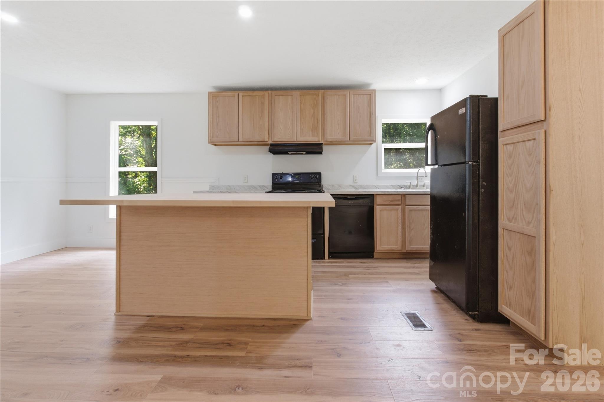Single Family Residence at 55 Harris Ridge Road, Candler, photo 5 of 19