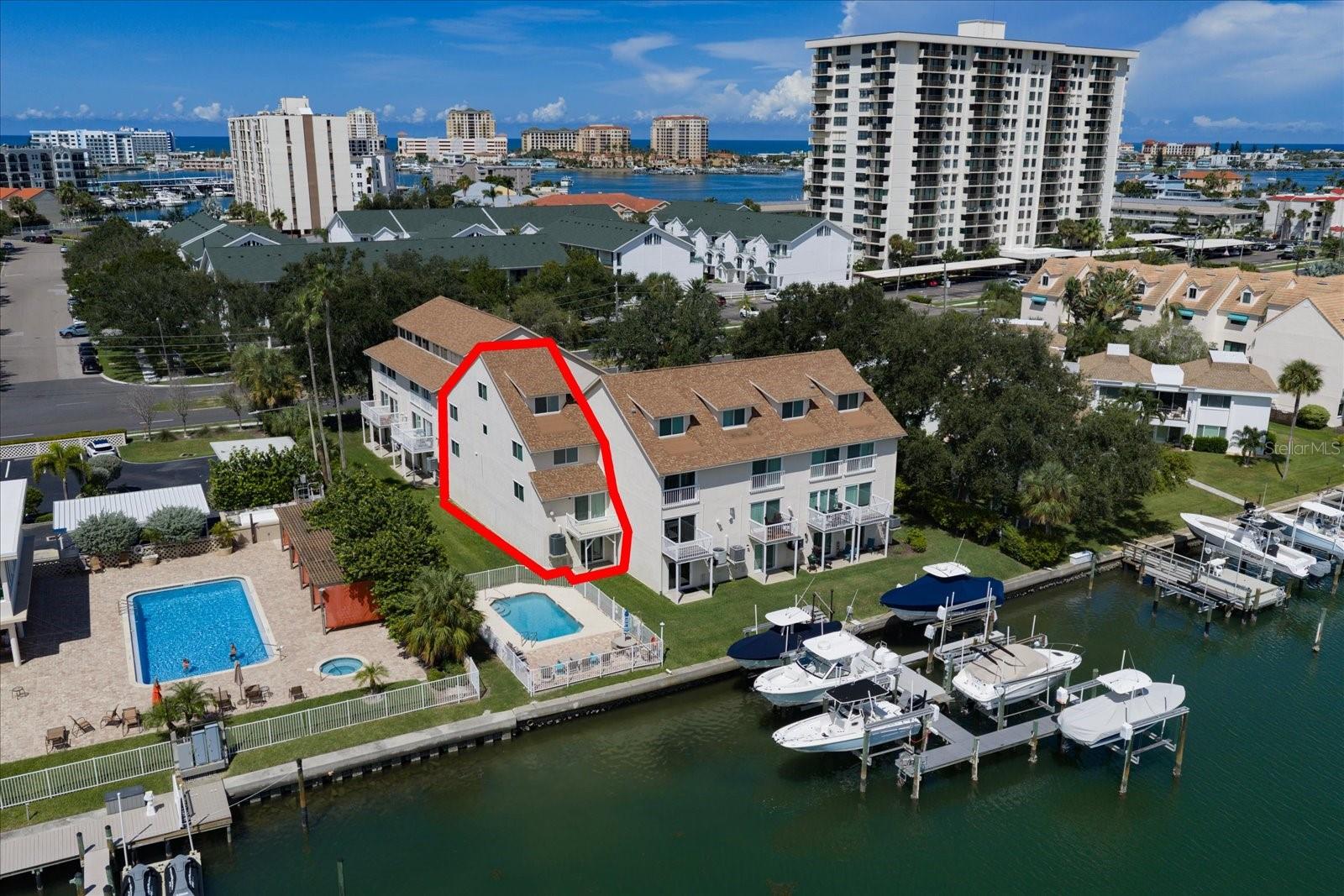 301 ISLAND WAY #E