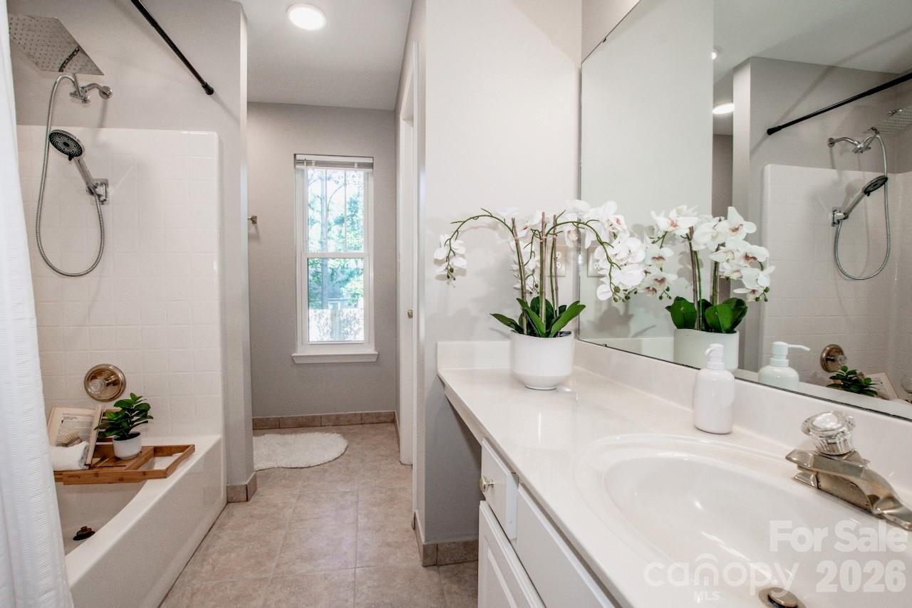 Single Family Residence at 7605 Wynstone Ridge Circle, Huntersville, photo 19 of 38