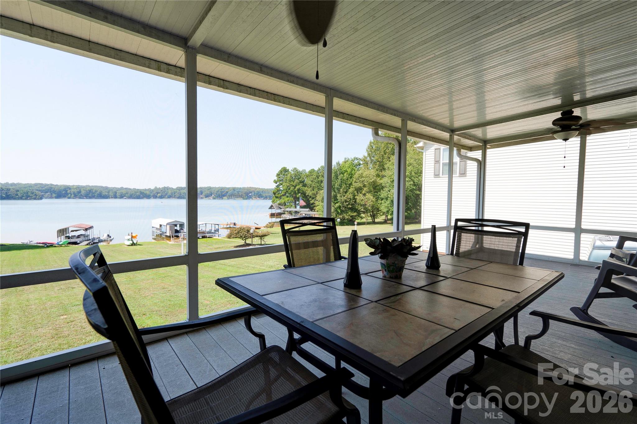 Screened porch with beautiful lake views - 152 North Shore Drive, Cherryville