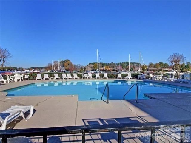 Condominium at 18669 Vineyard Point Lane, Cornelius, photo 20 of 22