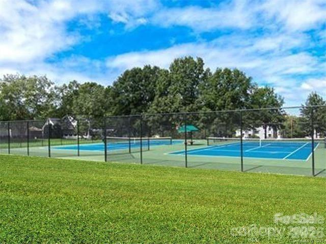 Condominium at 18669 Vineyard Point Lane, Cornelius, photo 21 of 22