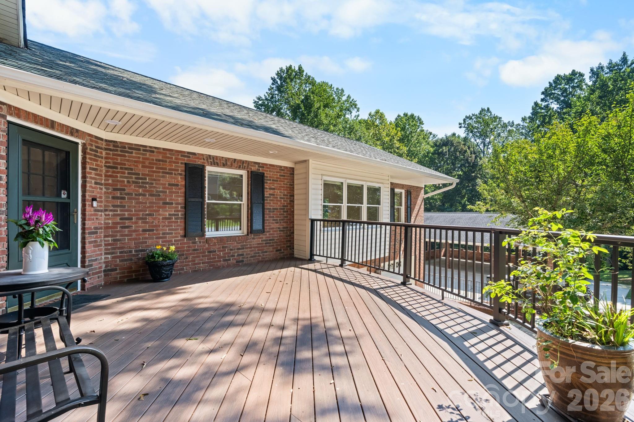 Single Family Residence at 250 36th Avenue NW, Hickory, photo 2 of 48