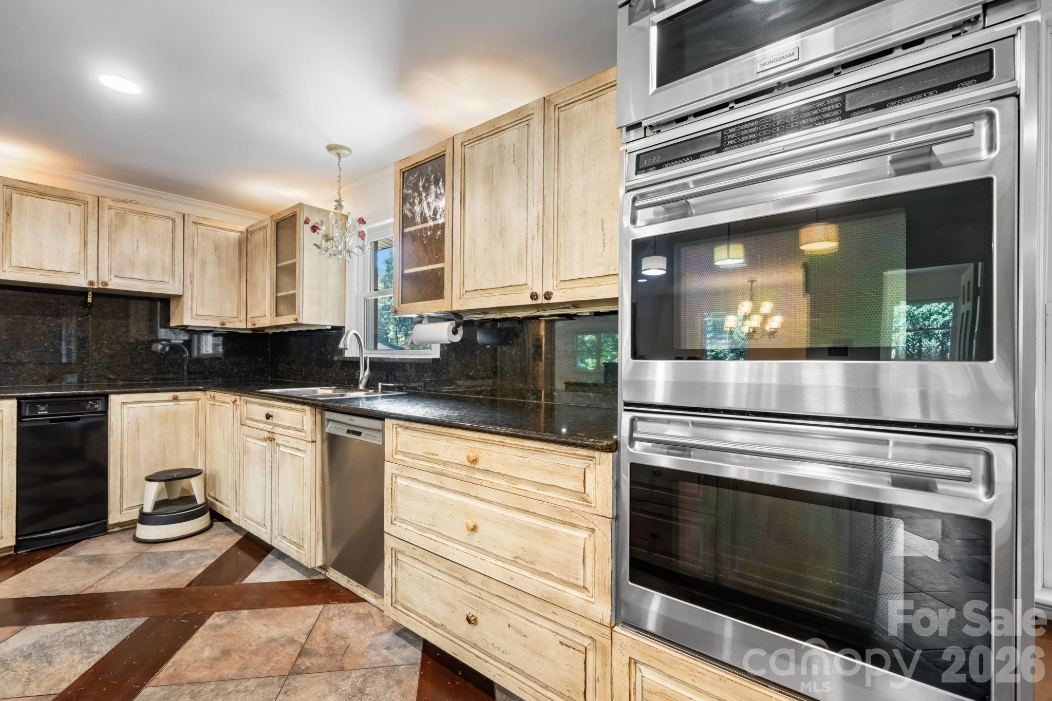 Single Family Residence at 250 36th Avenue NW, Hickory, photo 9 of 48
