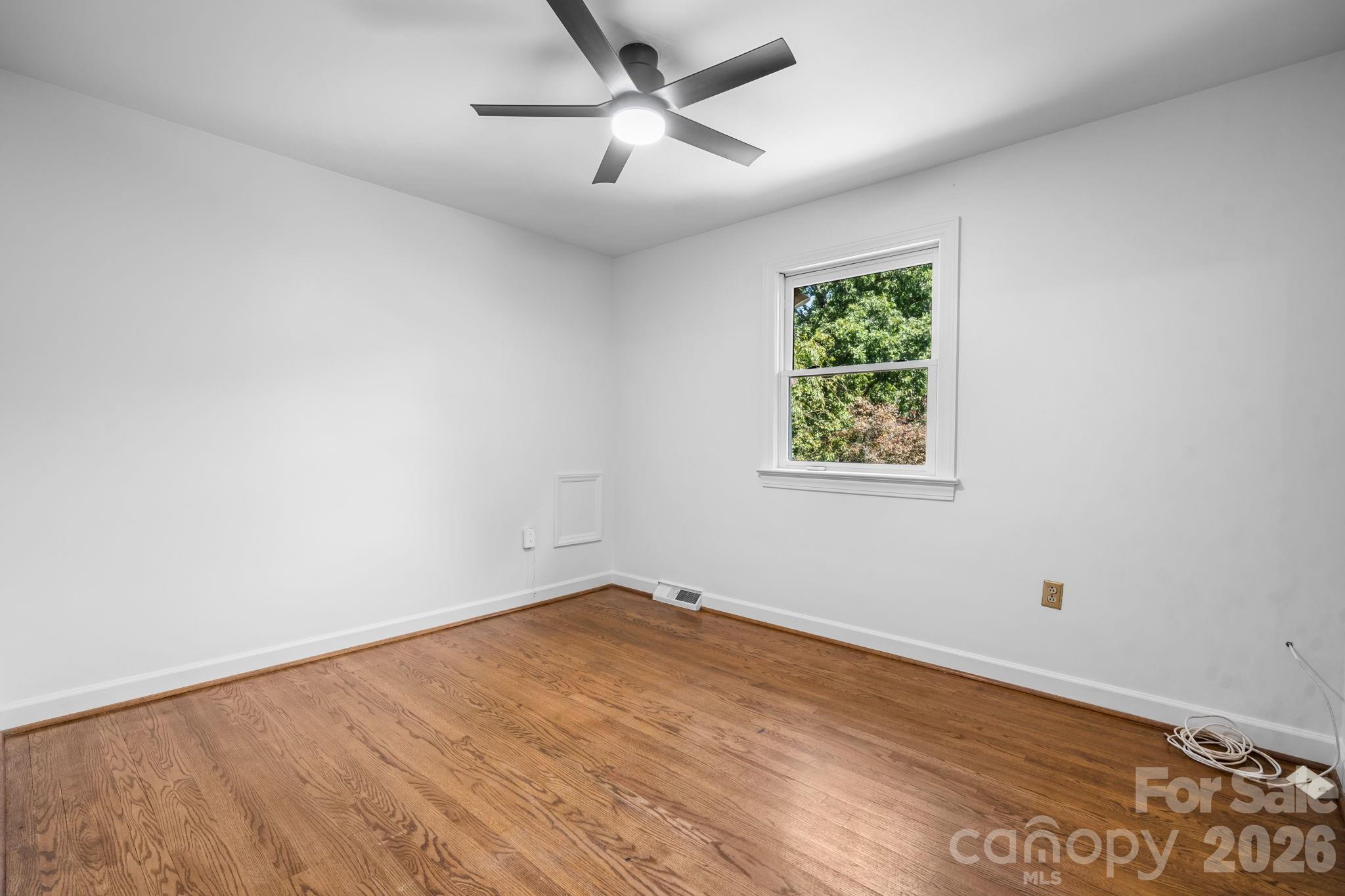 Single Family Residence at 250 36th Avenue NW, Hickory, photo 18 of 48