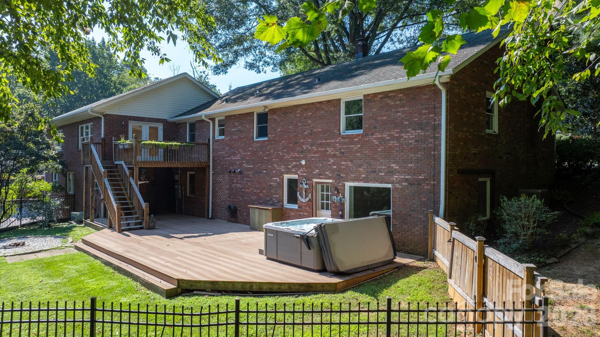 Single Family Residence at 250 36th Avenue NW, Hickory, photo 34 of 48