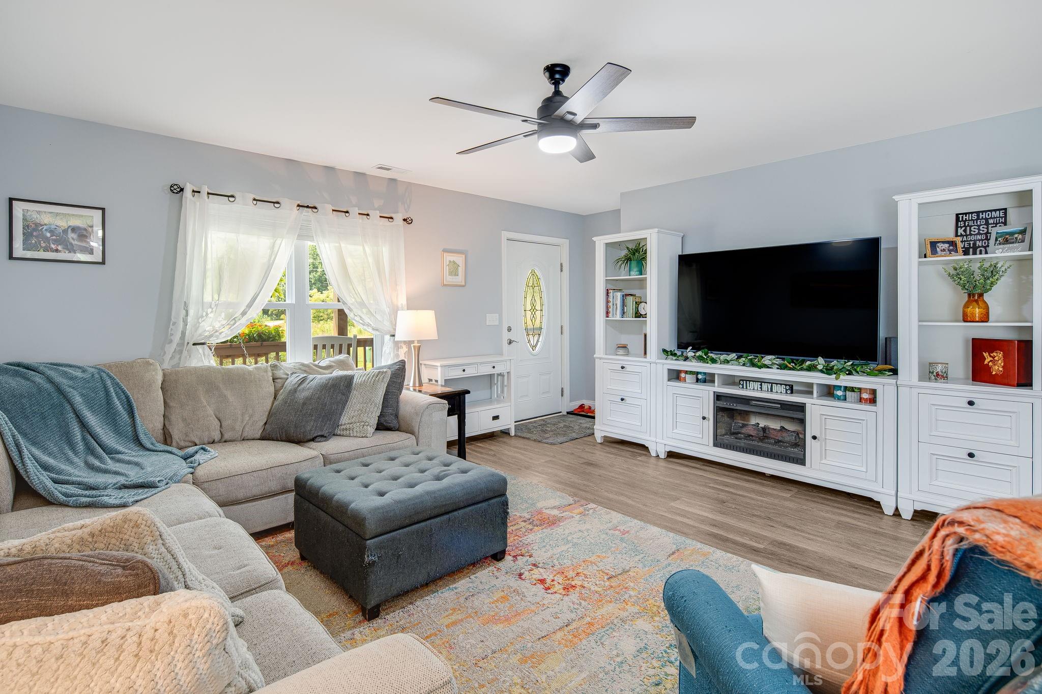 Single Family Residence at 40 Quinn Hill Lane, Mars Hill, photo 6 of 32