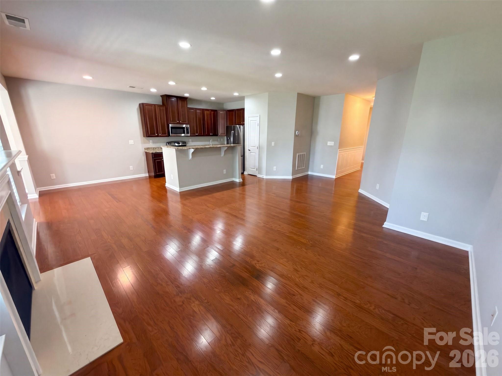Single Family Residence at 1006 Oakmere Road, Waxhaw, photo 9 of 15