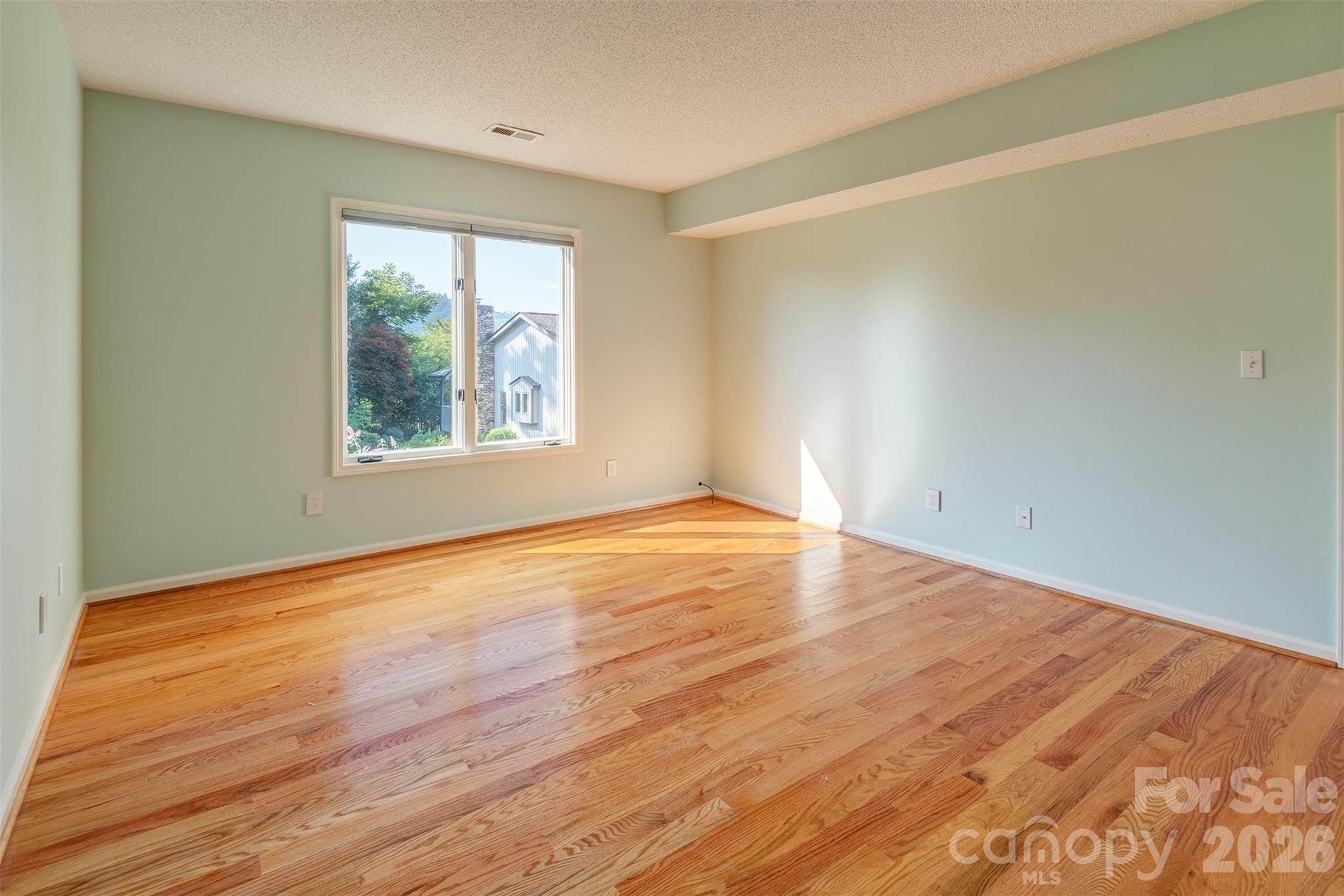 Townhouse at 227 Kyfields Drive, Weaverville, photo 16 of 29