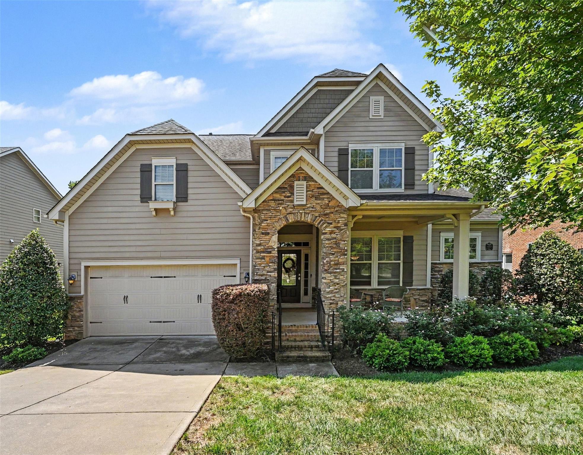 Single Family Residence at 4106 Deer Track Court, Mint Hill, photo 2 of 29