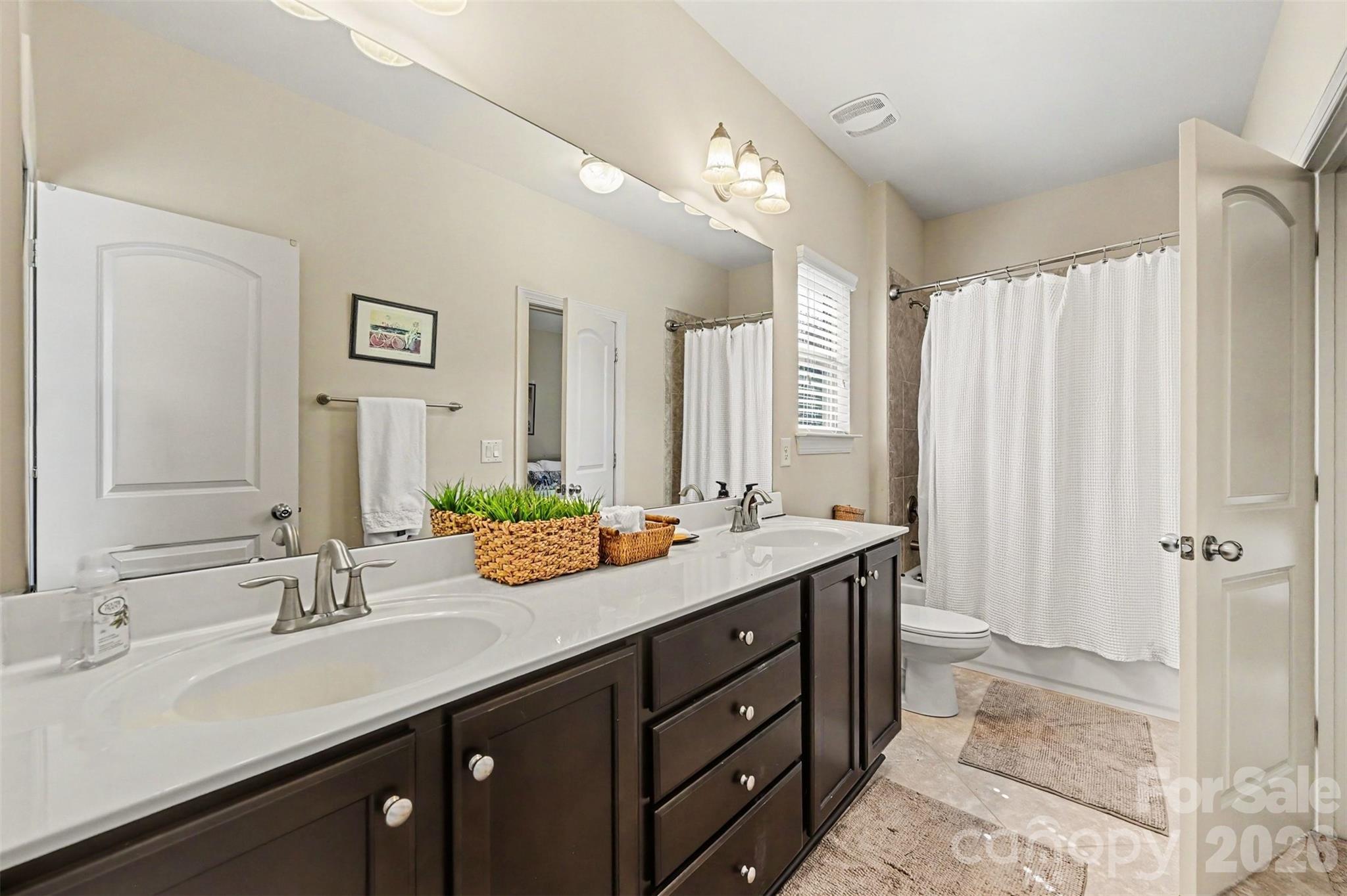 Jack and Jill Bath - 4106 Deer Track Court, Mint Hill