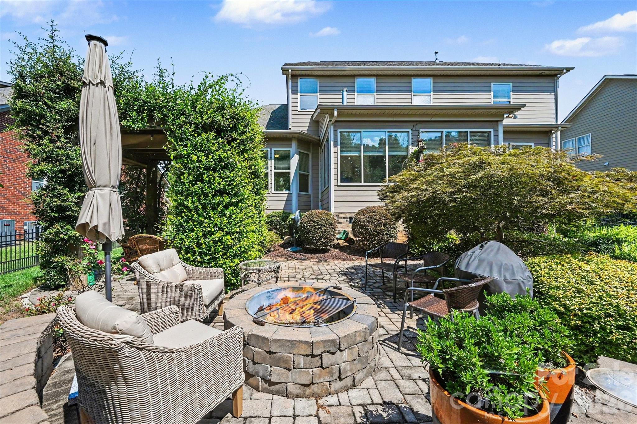 Fire Pit - 4106 Deer Track Court, Mint Hill
