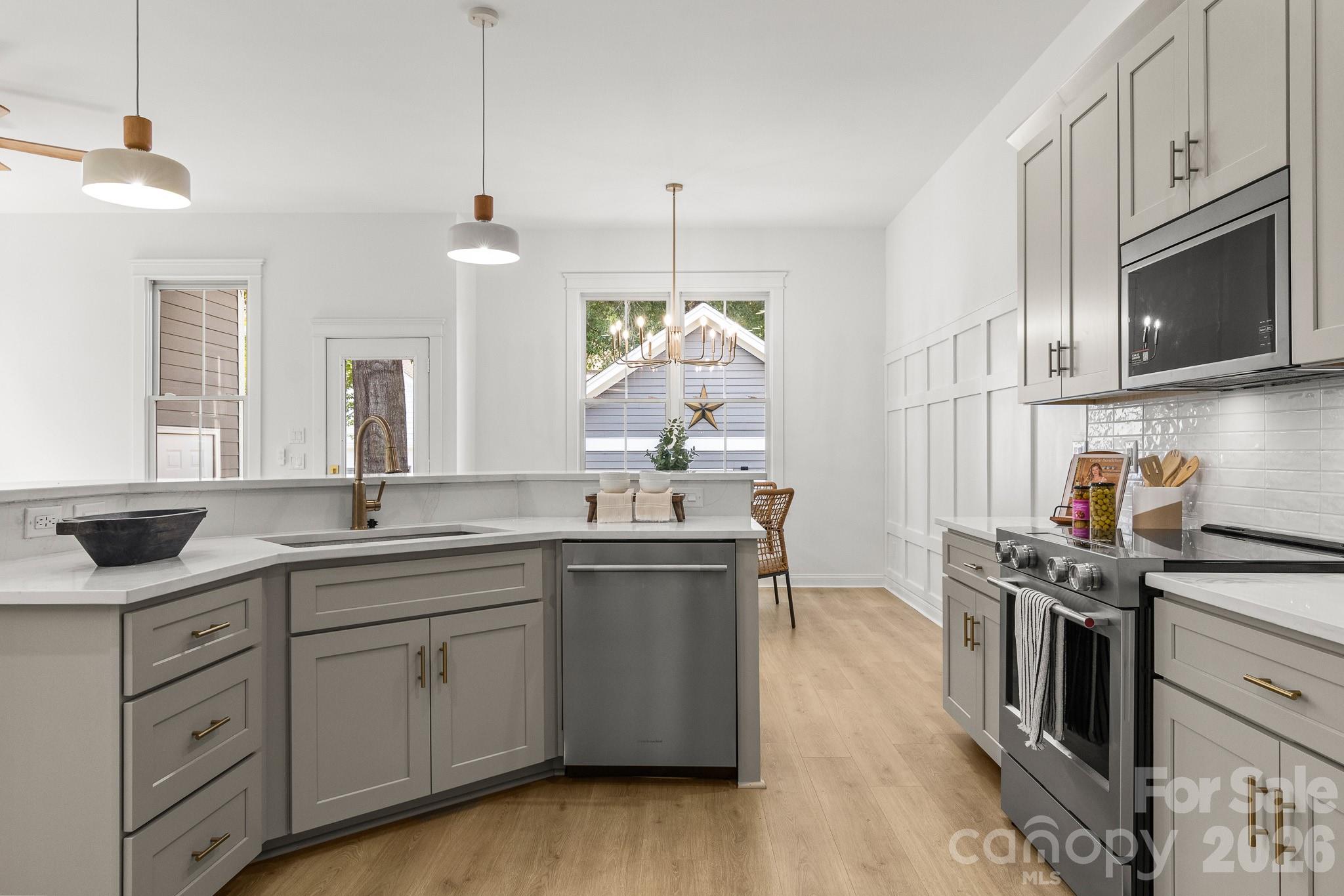 Single Family Residence at 361 Elis Way, Fort Mill, photo 14 of 48