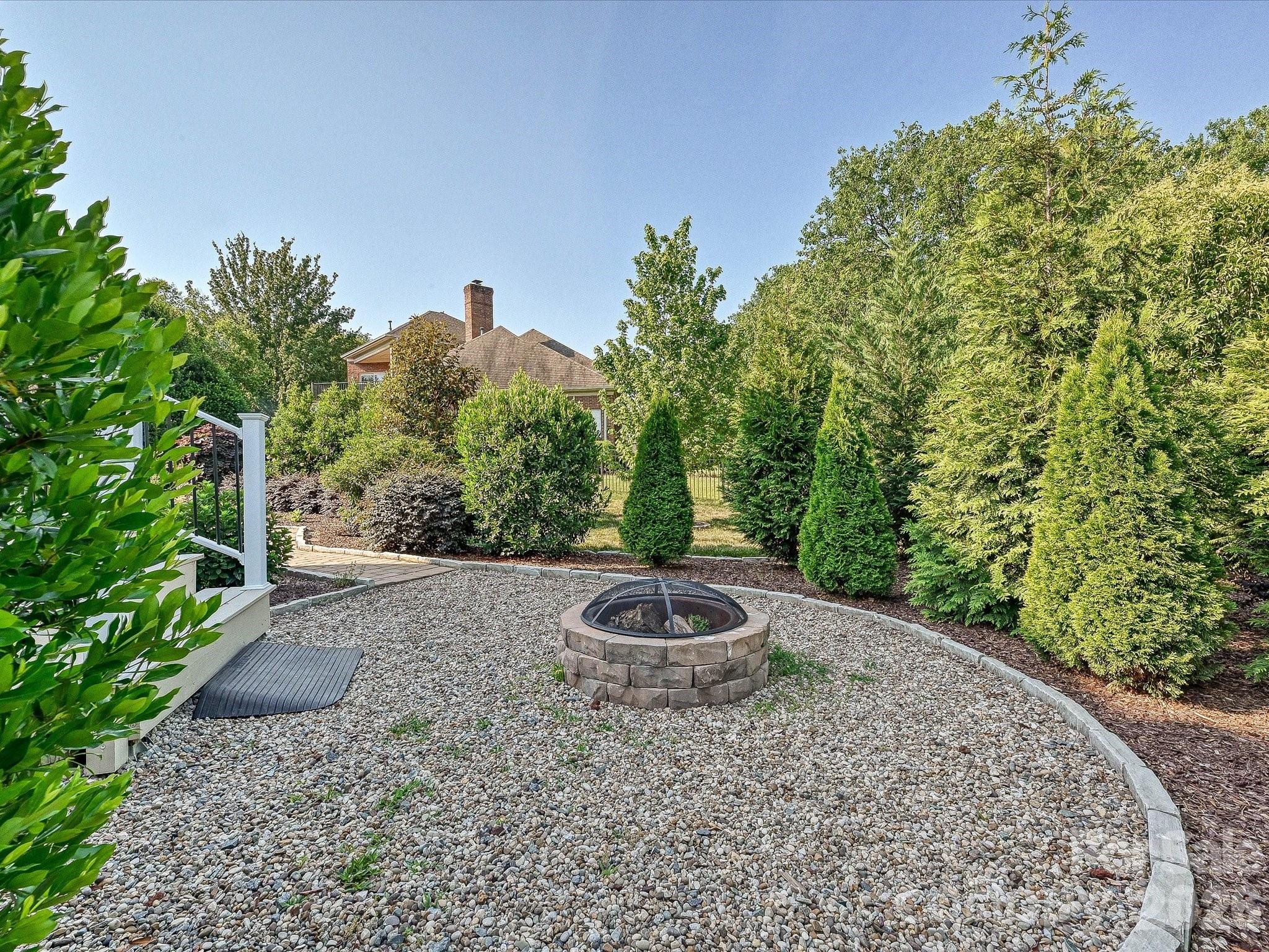 Single Family Residence at 17626 Spinnakers Reach Drive, Cornelius, photo 17 of 48
