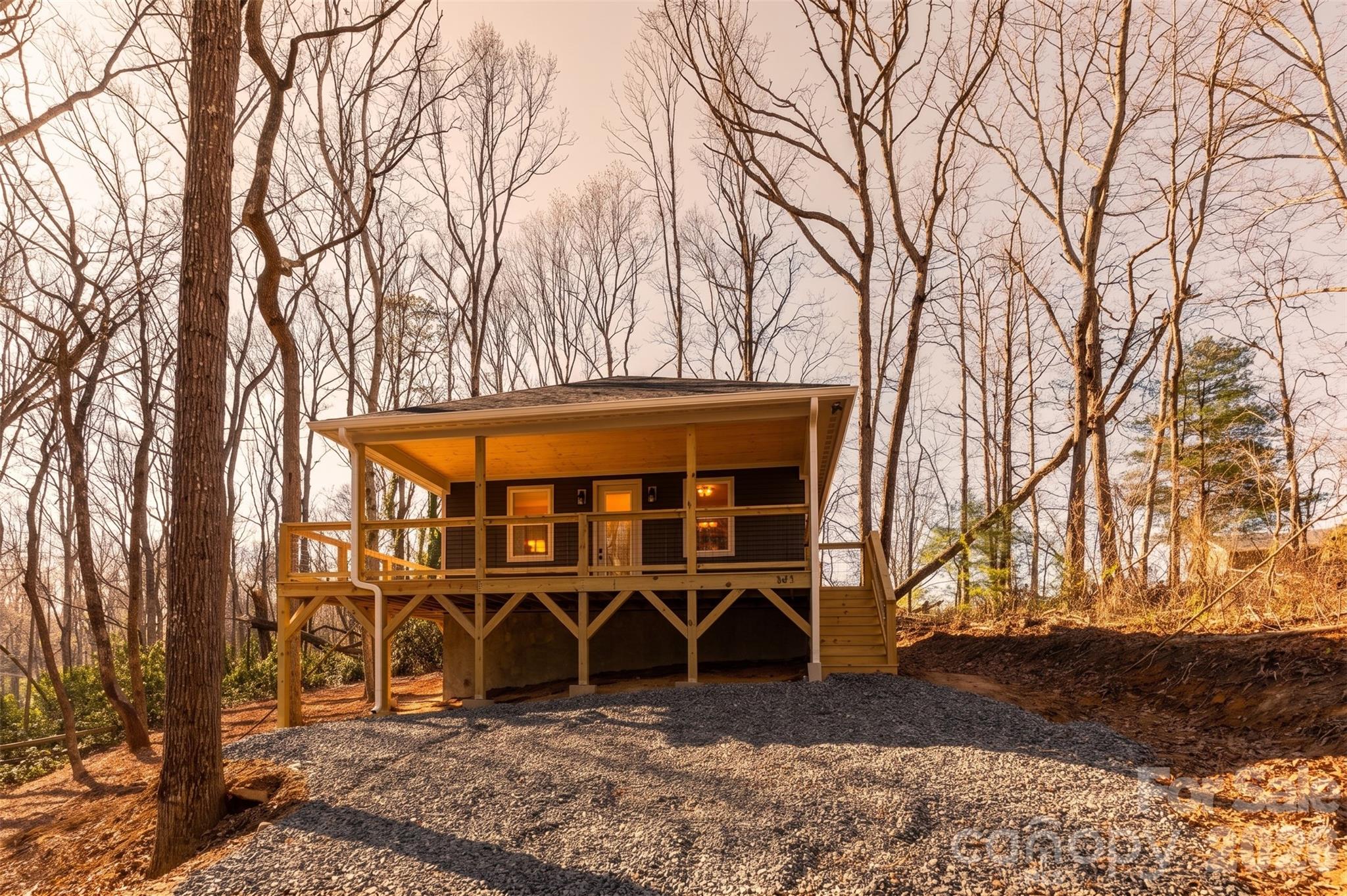 Single Family Residence at 137 E Arbutus Trail, Hendersonville, photo 5 of 27