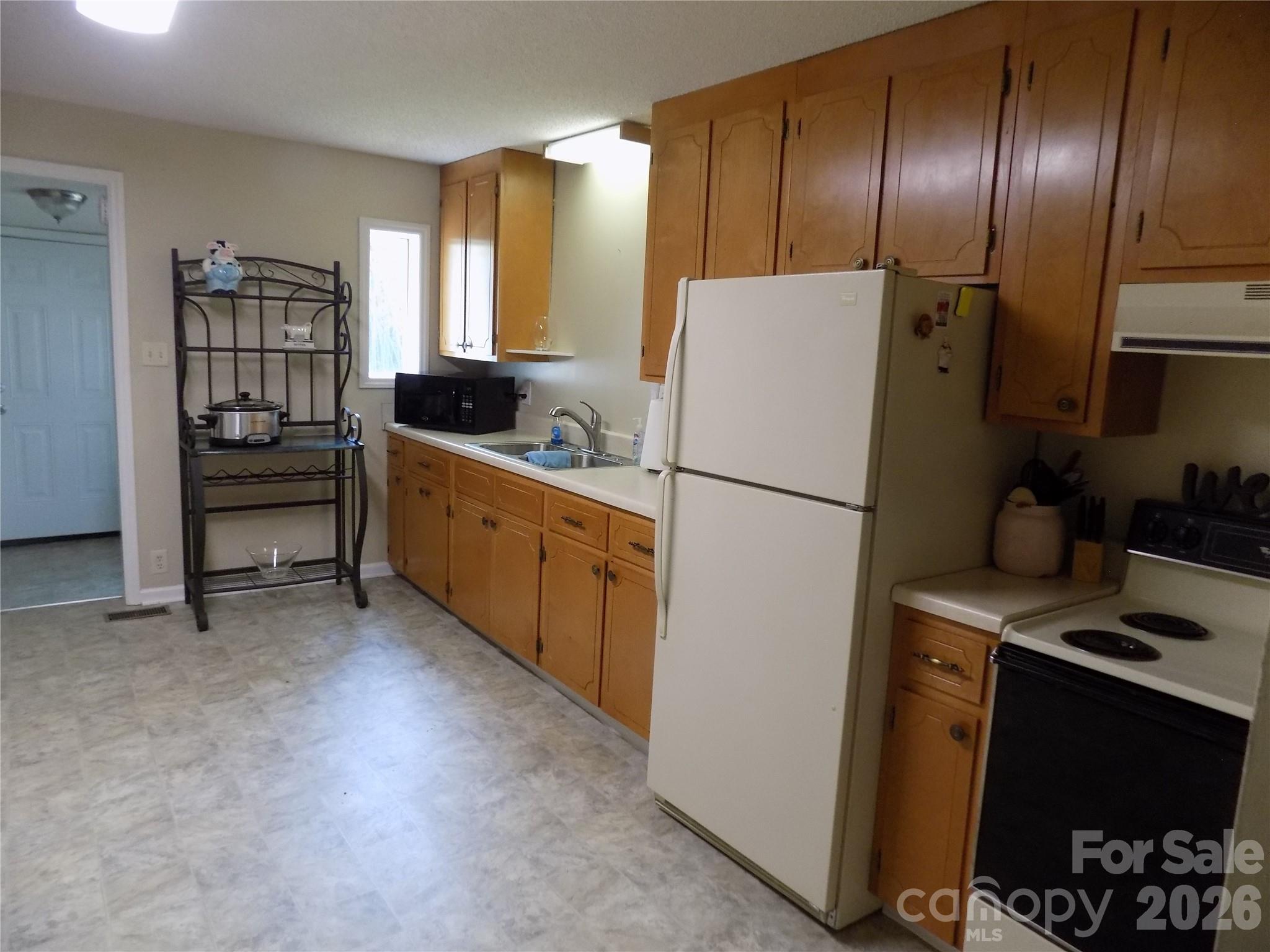 Kitchen - 201 Horsley Avenue, Belmont
