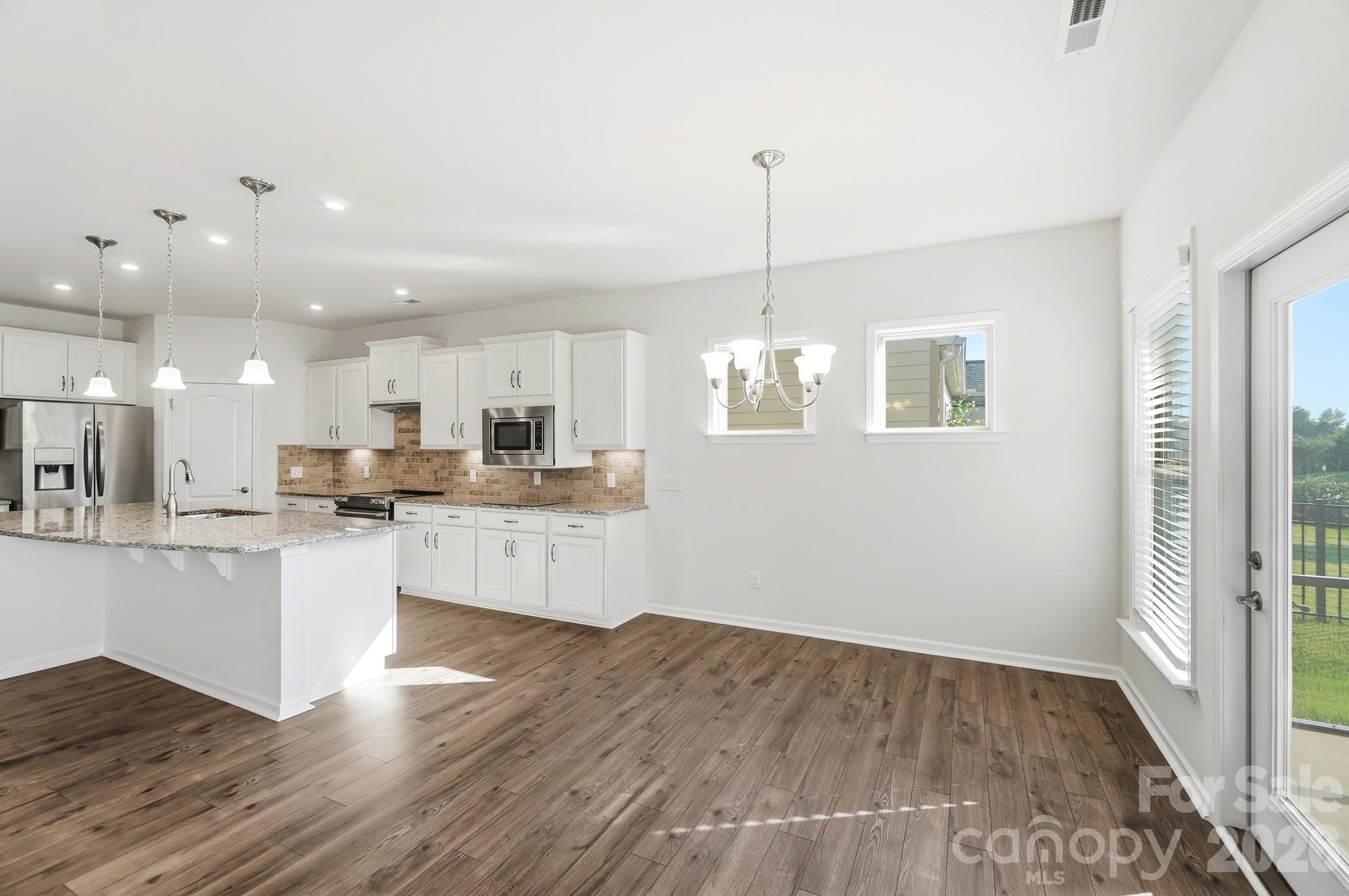 Single Family Residence at 1620 Red Leaf Drive, Fort Mill, photo 16 of 42
